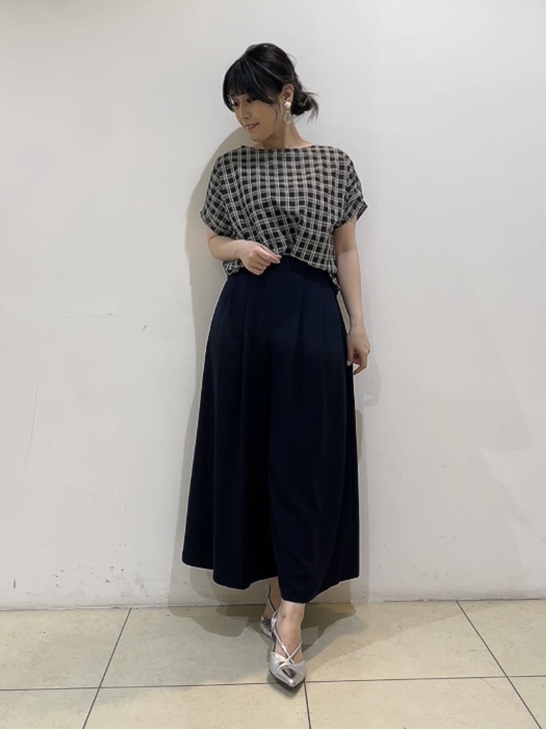 watanabeさんの「UNTITLED｜シアーチェックブラウス」を使ったコーディネート