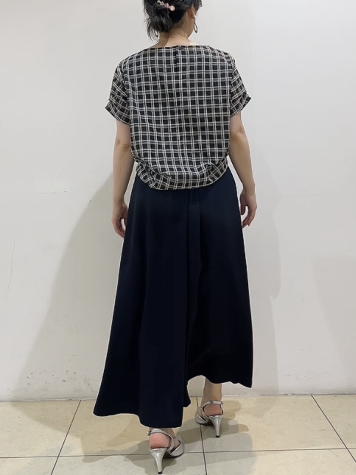 watanabeさんの「UNTITLED｜シアーチェックブラウス」を使ったコーディネート