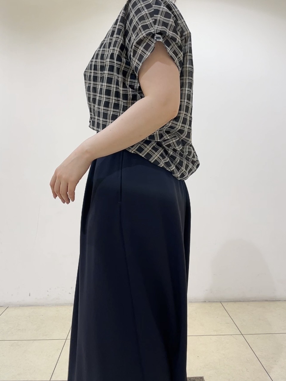 watanabeさんの「UNTITLED｜シアーチェックブラウス」を使ったコーディネート