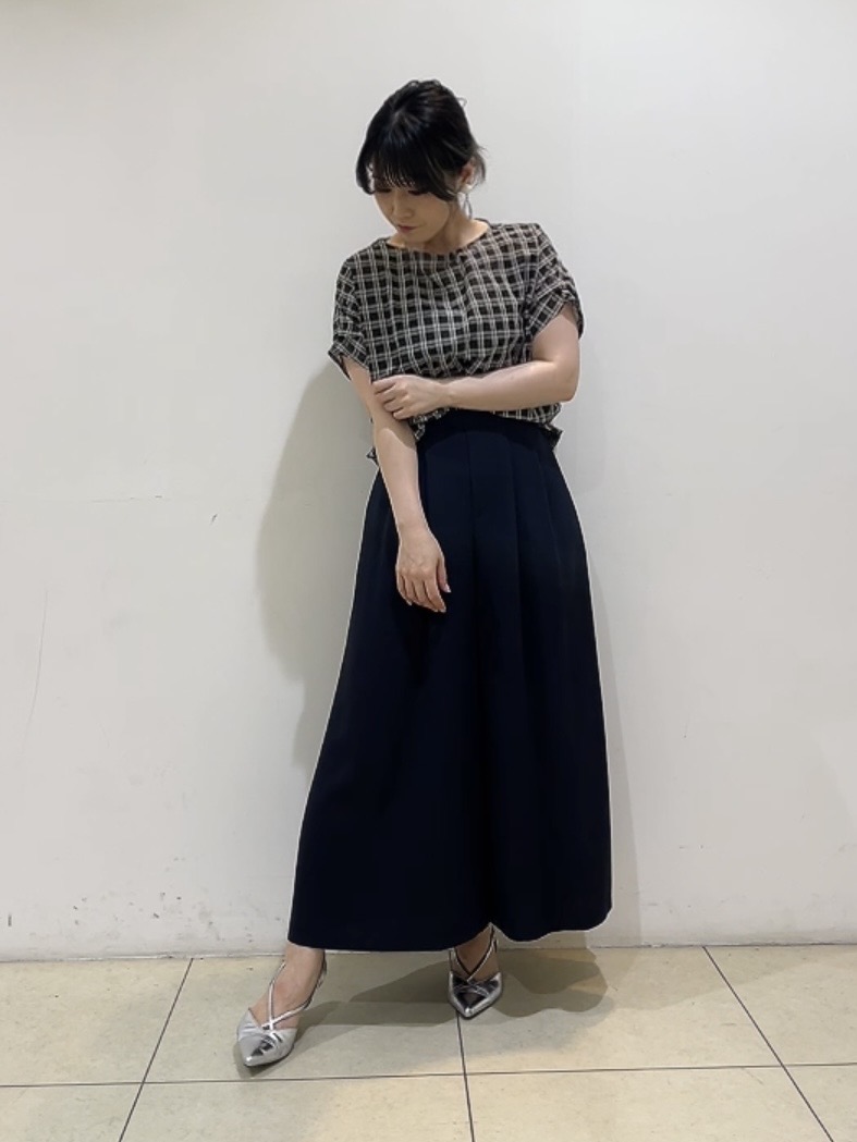 watanabeさんの「UNTITLED｜シアーチェックブラウス」を使ったコーディネート
