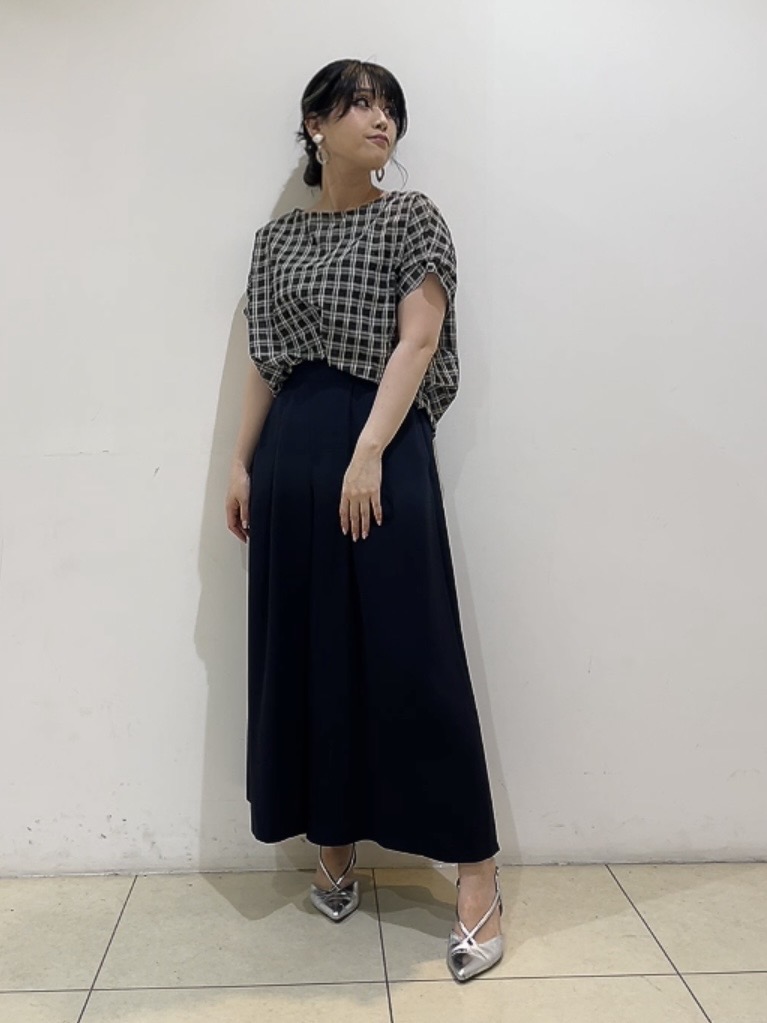 watanabeさんの「UNTITLED｜シアーチェックブラウス」を使ったコーディネート
