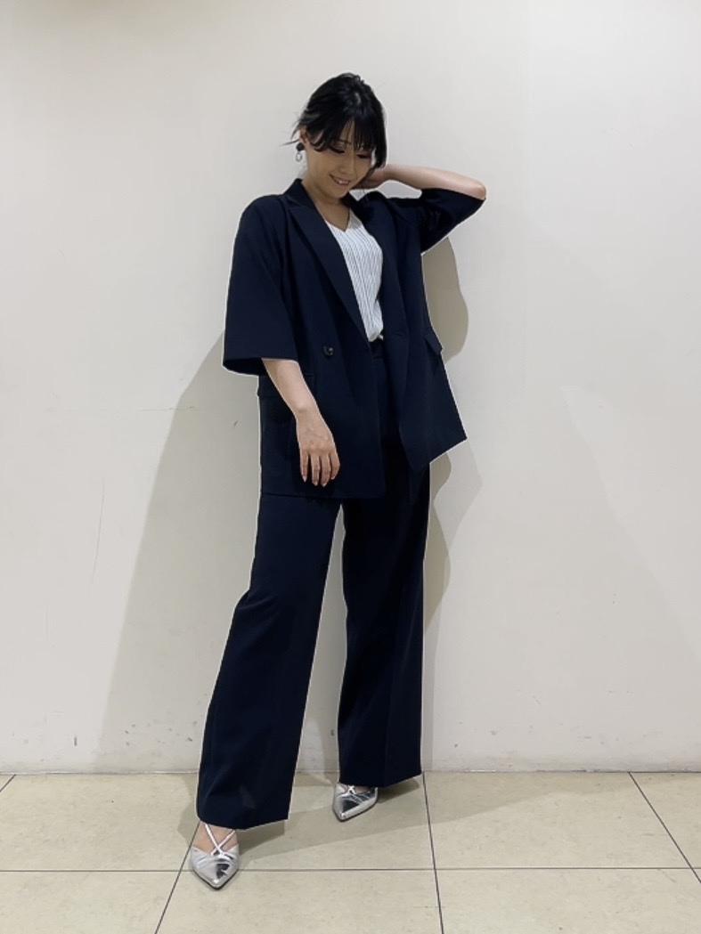 watanabeさんの「UNTITLED｜【秋の通勤羽織/セットアップ可/UVカット】エアリークール半袖ジャケット」を使ったコーディネート