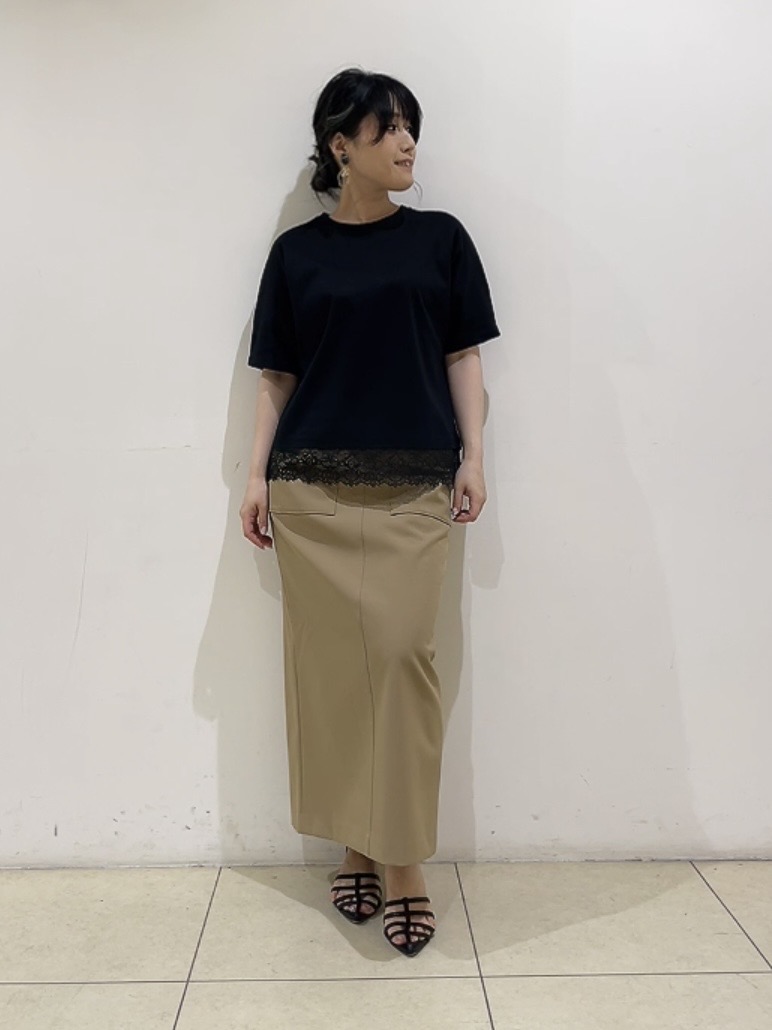 watanabeさんの「UNTITLED｜【汗ジミ防止／接触冷感】裾レースドルマンTシャツ」を使ったコーディネート