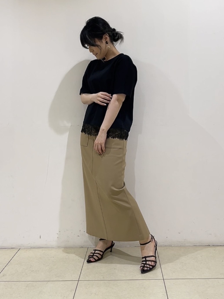 watanabeさんの「UNTITLED｜【汗ジミ防止／接触冷感】裾レースドルマンTシャツ」を使ったコーディネート