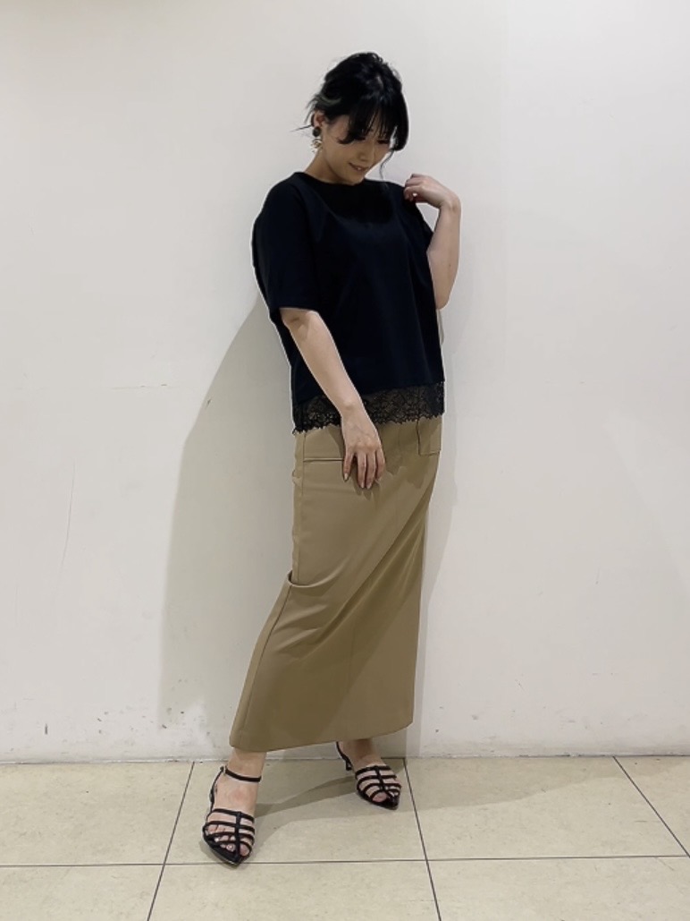 watanabeさんの「UNTITLED｜【汗ジミ防止／接触冷感】裾レースドルマンTシャツ」を使ったコーディネート