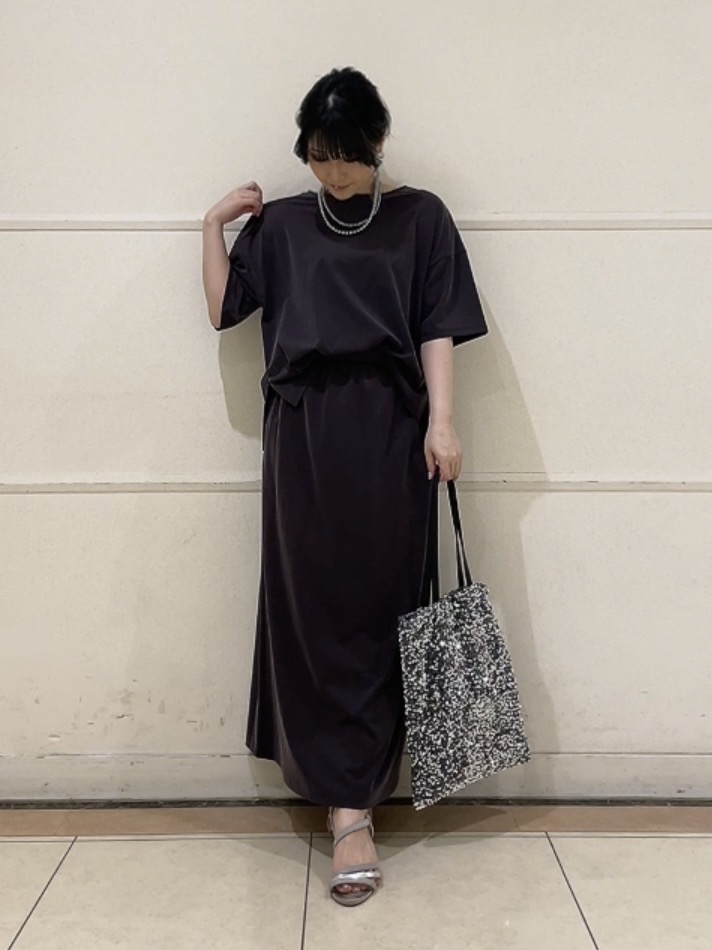 watanabeさんの「UNTITLED｜【きれいめTシャツ/セットアップ可】ヴィンテージライクプルオーバー」を使ったコーディネート
