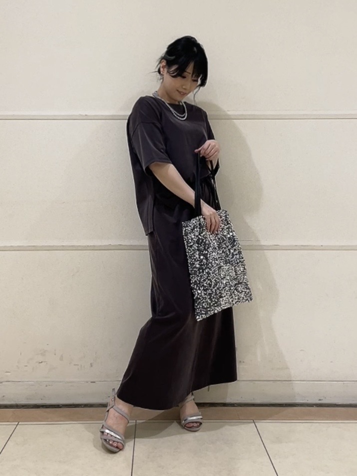 watanabeさんの「UNTITLED｜【きれいめTシャツ/セットアップ可】ヴィンテージライクプルオーバー」を使ったコーディネート