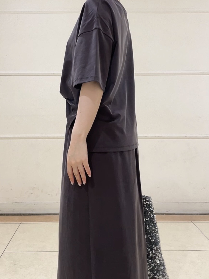 watanabeさんの「UNTITLED｜【きれいめTシャツ/セットアップ可】ヴィンテージライクプルオーバー」を使ったコーディネート