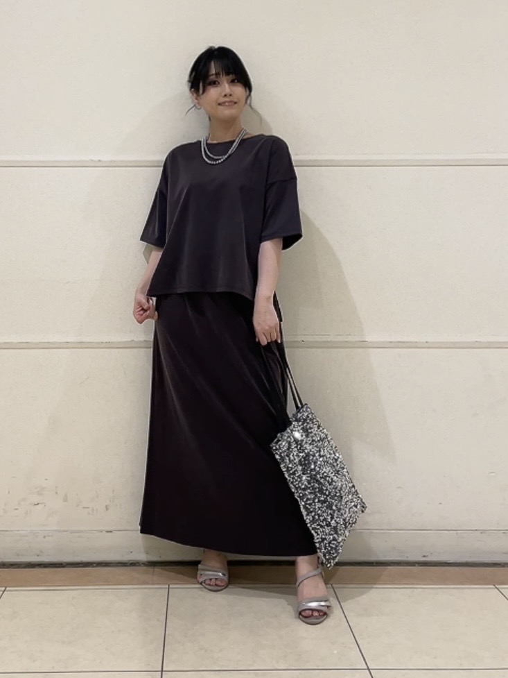 watanabeさんの「UNTITLED｜【きれいめTシャツ/セットアップ可】ヴィンテージライクプルオーバー」を使ったコーディネート