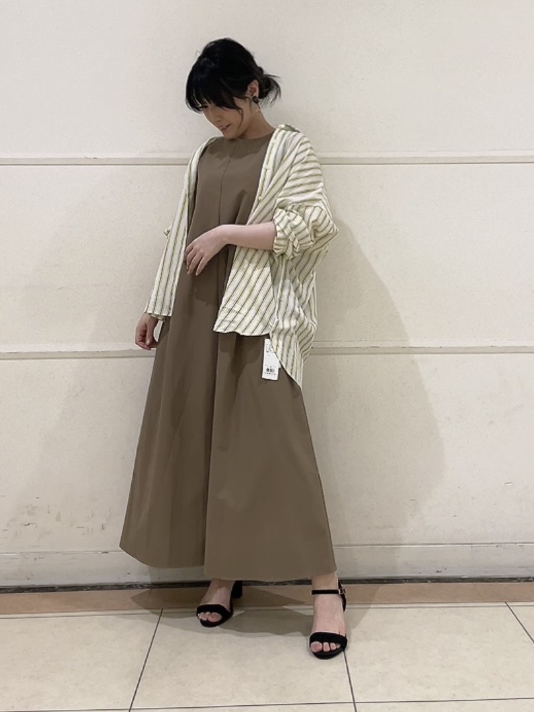 watanabeさんの「UNTITLED｜【秋映え/羽織り】ストライプシャツ」を使ったコーディネート