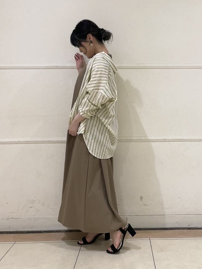 watanabeさんの「UNTITLED｜【秋映え/羽織り】ストライプシャツ」を使ったコーディネート