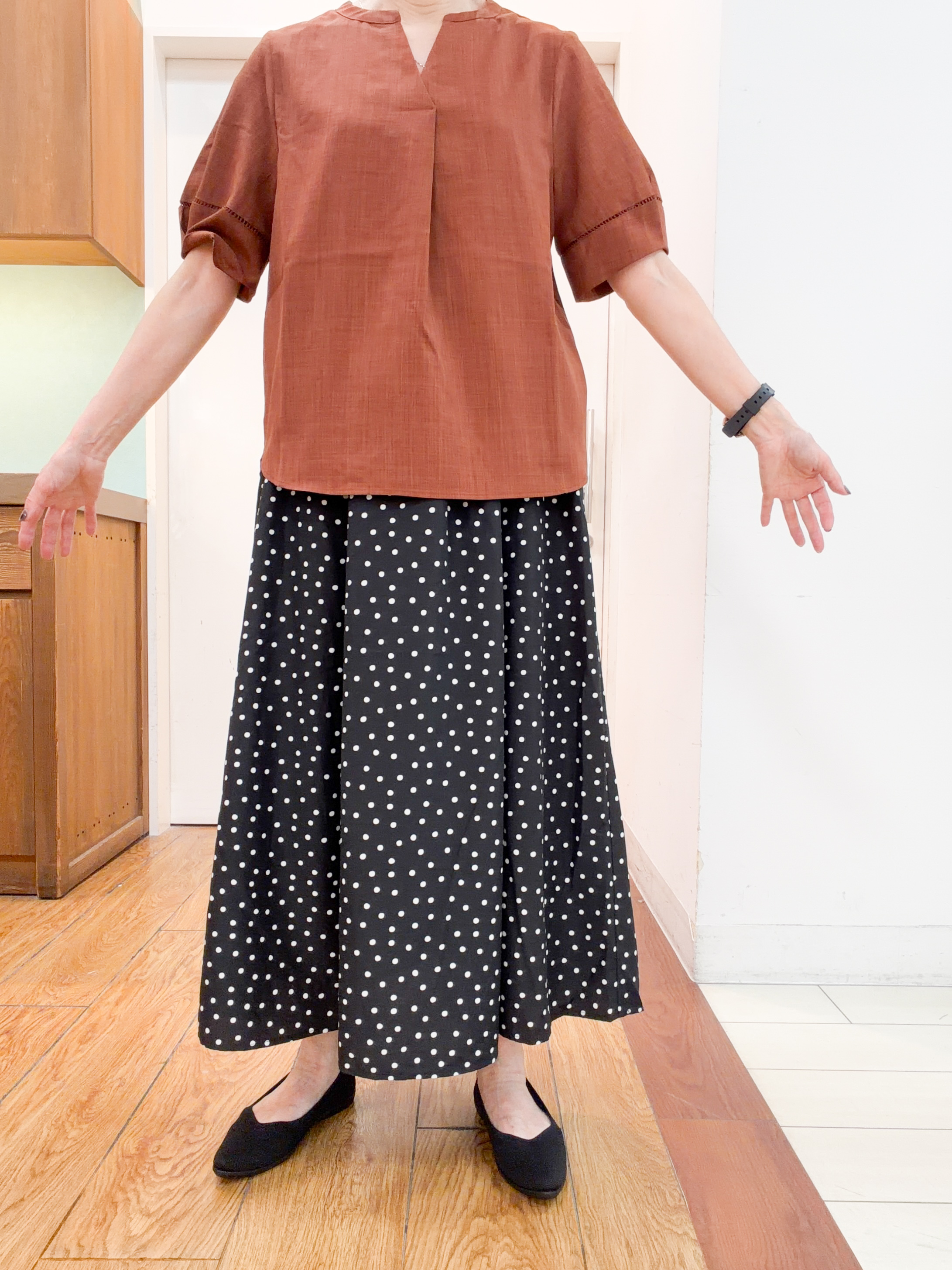 みぃさんの「SHOO･LA･RUE｜【洗濯後しわになりにくい/インせずきまる】シンプルだけど女性らしい 麻調スキッパーブラウス」を使ったコーディネート