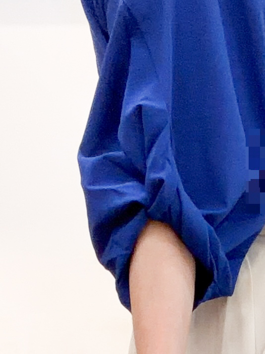 みぃさんの「SHOO･LA･RUE｜【S-LL/洗濯機可/二の腕カバー】楽に上品見え ツイストスリーブトップス」を使ったコーディネート