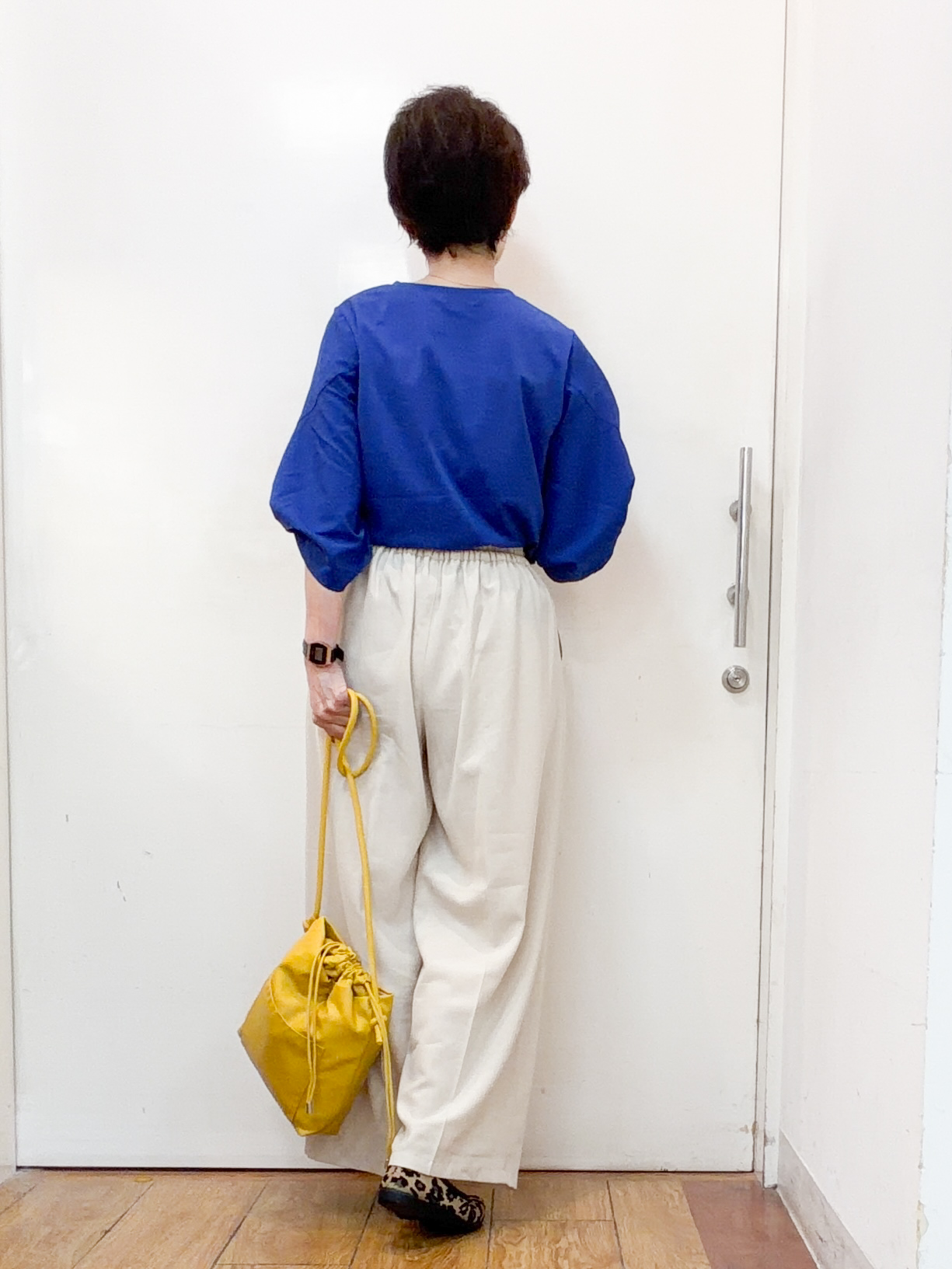 みぃさんの「SHOO･LA･RUE｜【S-LL/洗濯機可/二の腕カバー】楽に上品見え ツイストスリーブトップス」を使ったコーディネート