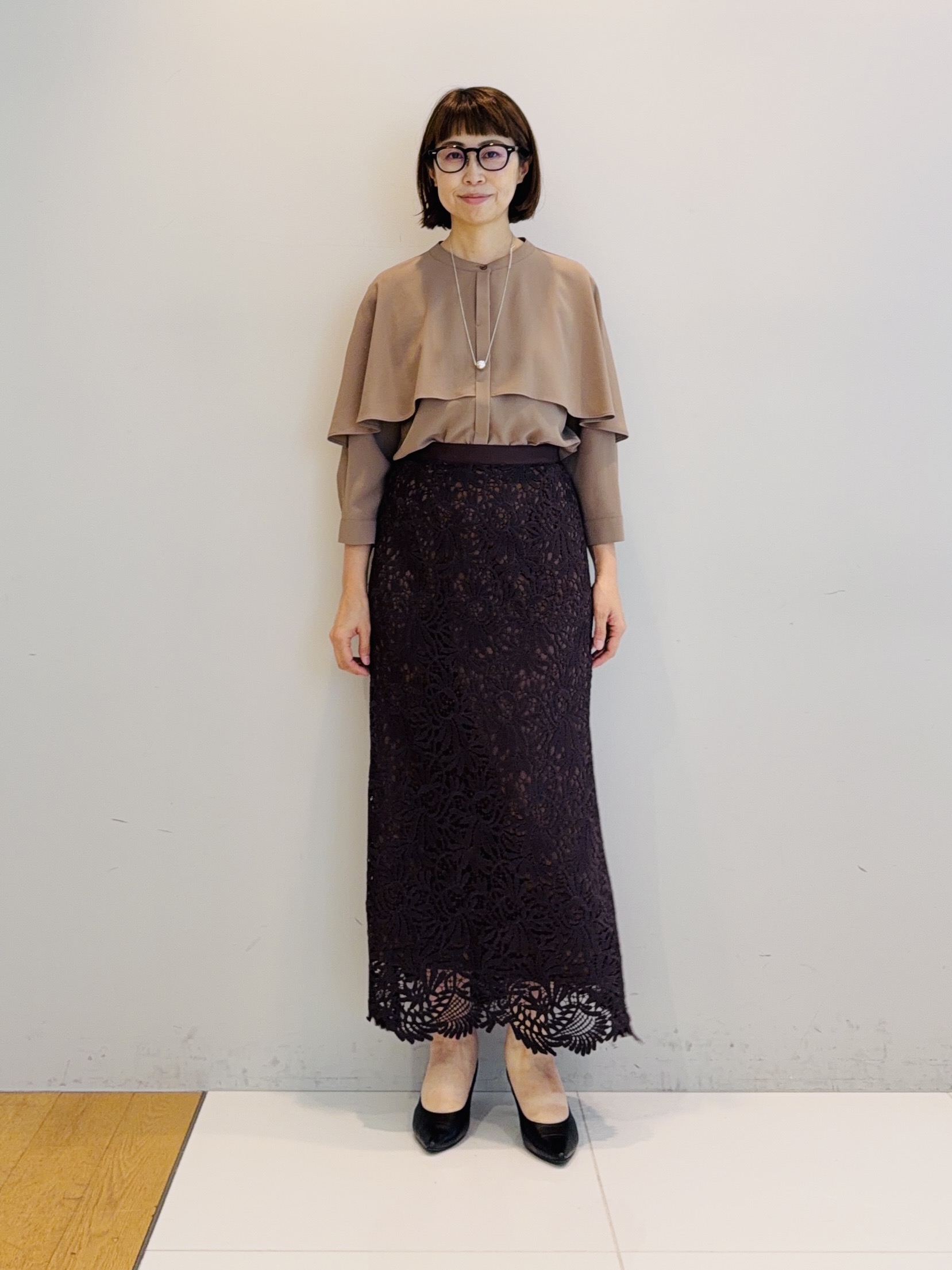 murayamaさんの「INDIVI｜【羽織りにも！/UVケア/着る日傘】ケープ風ブラウス」を使ったコーディネート