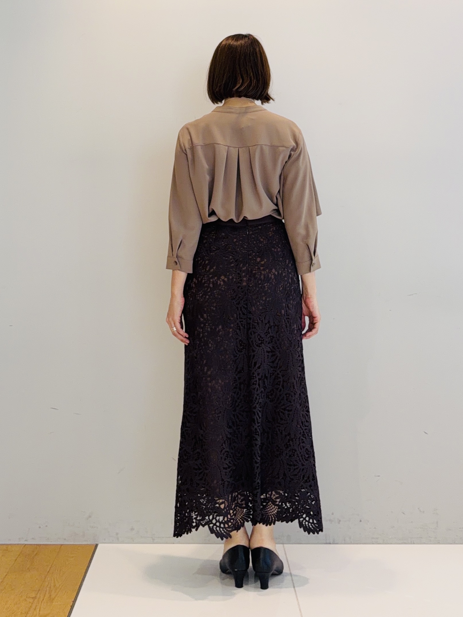 murayamaさんの「INDIVI｜【羽織りにも！/UVケア/着る日傘】ケープ風ブラウス」を使ったコーディネート
