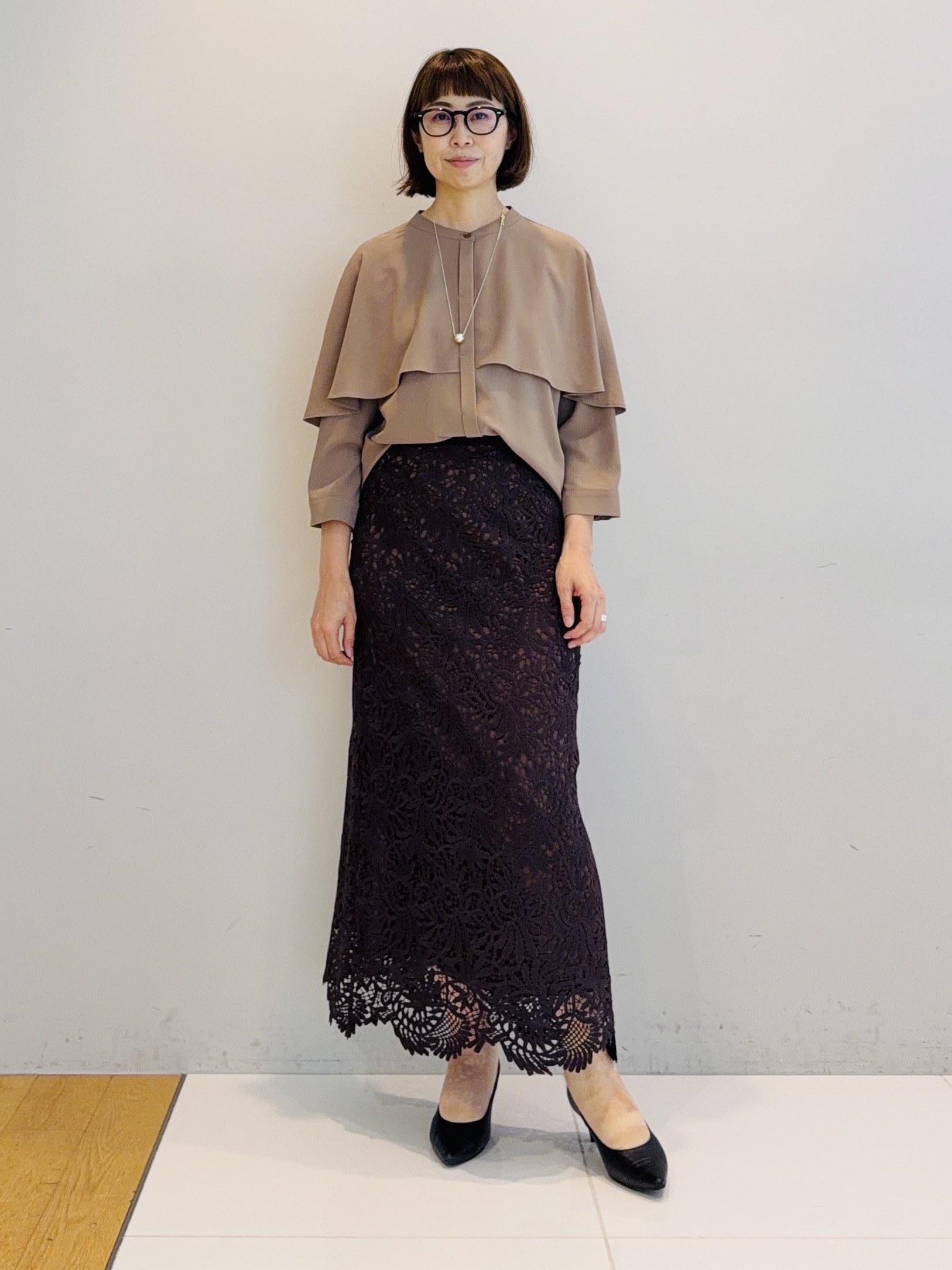 murayamaさんの「INDIVI｜【羽織りにも！/UVケア/着る日傘】ケープ風ブラウス」を使ったコーディネート
