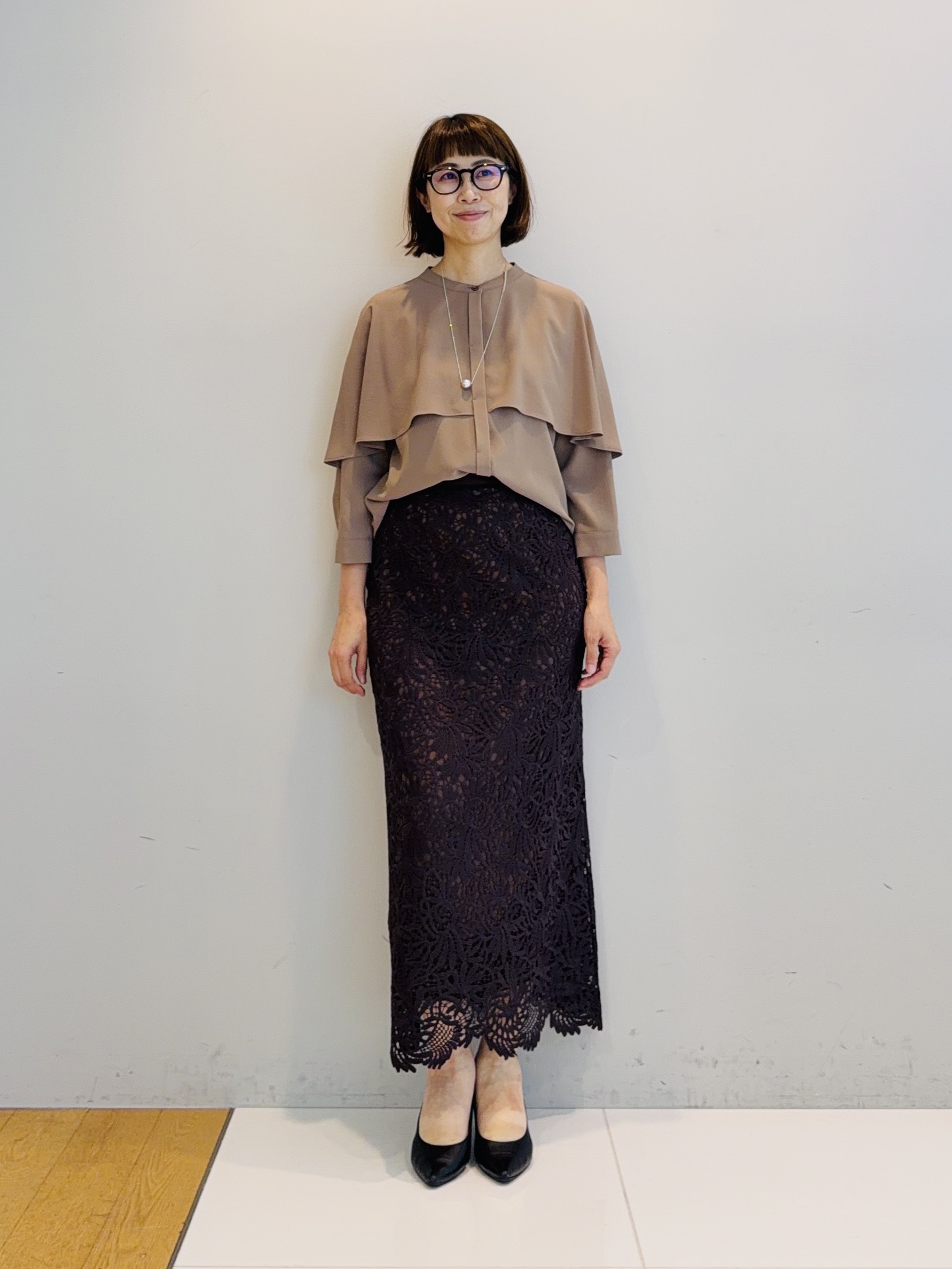 murayamaさんの「INDIVI｜【羽織りにも！/UVケア/着る日傘】ケープ風ブラウス」を使ったコーディネート
