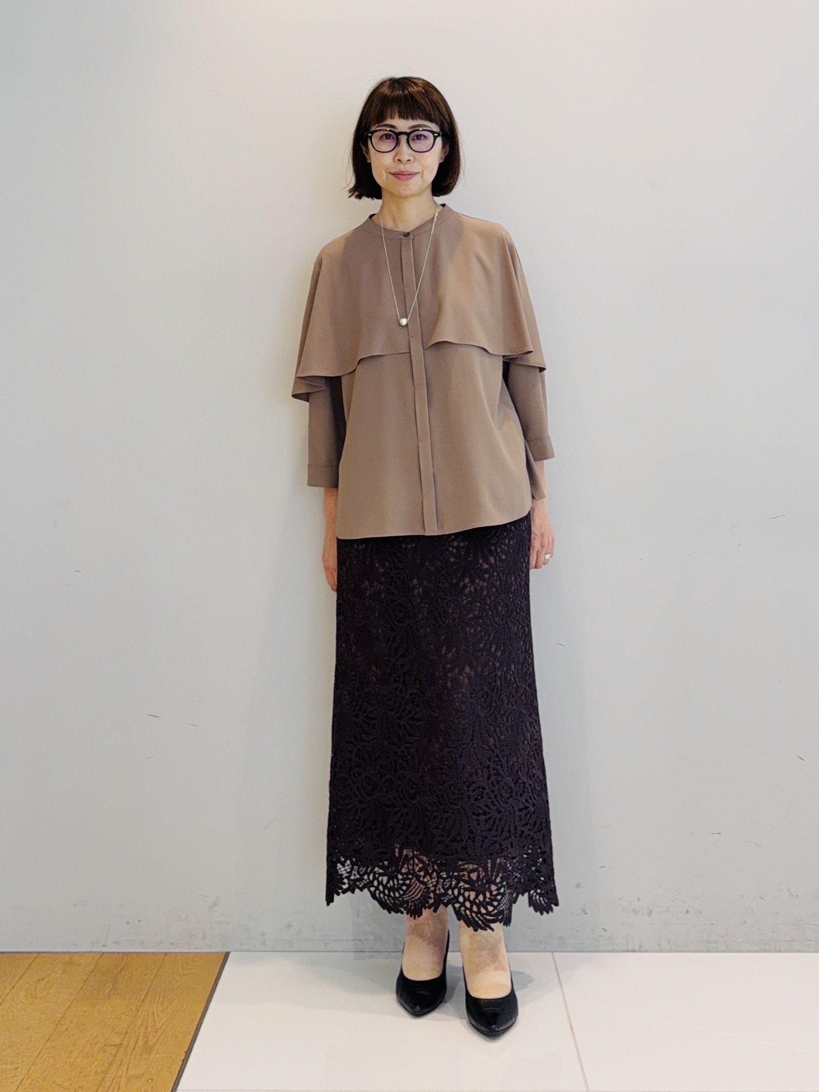 murayamaさんの「INDIVI｜【羽織りにも！/UVケア/着る日傘】ケープ風ブラウス」を使ったコーディネート