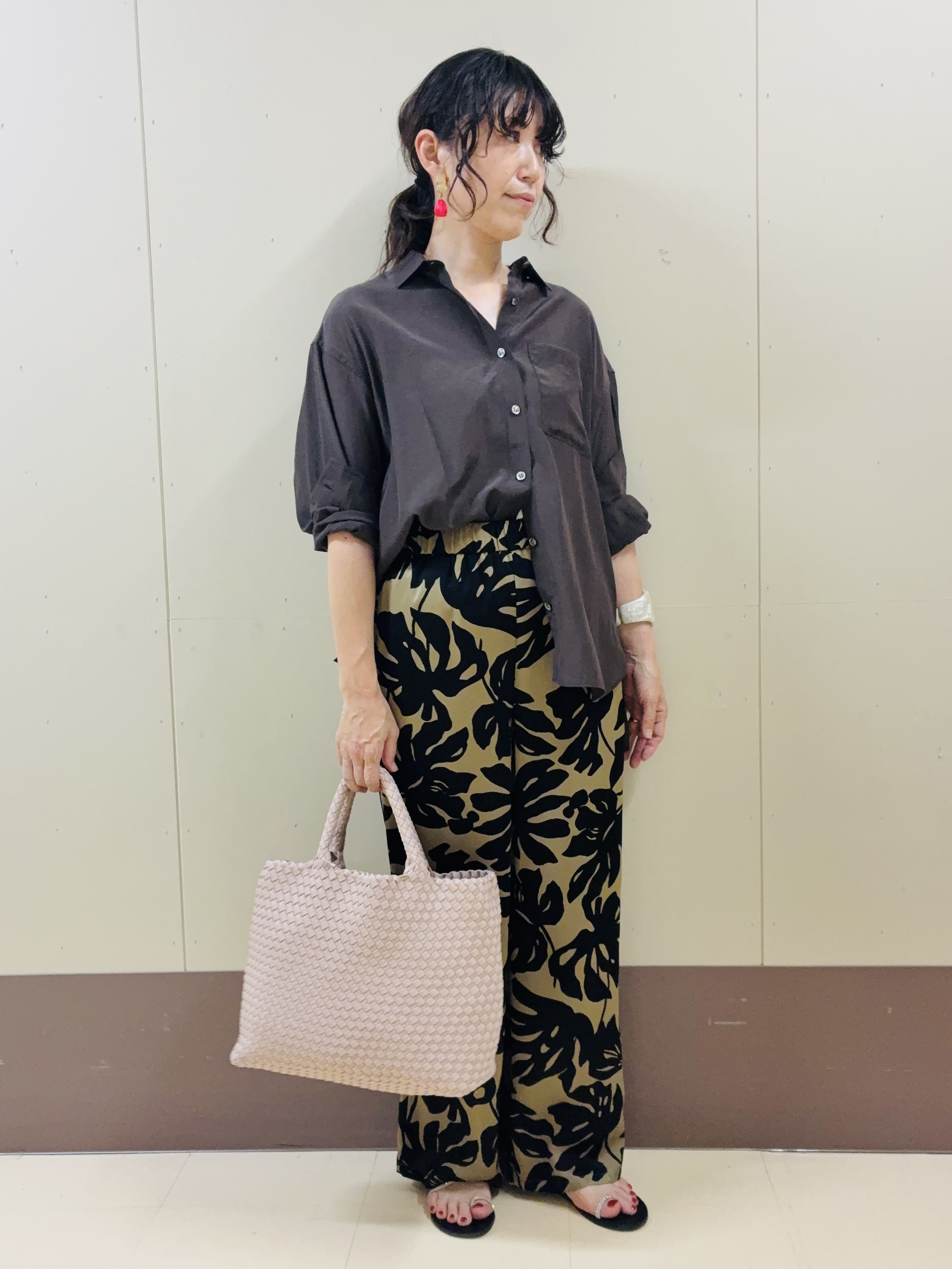 Noriさんの「UNTITLED｜【秋羽織り/肌に張り付きにくい】シルキータッチシアーシャツ」を使ったコーディネート