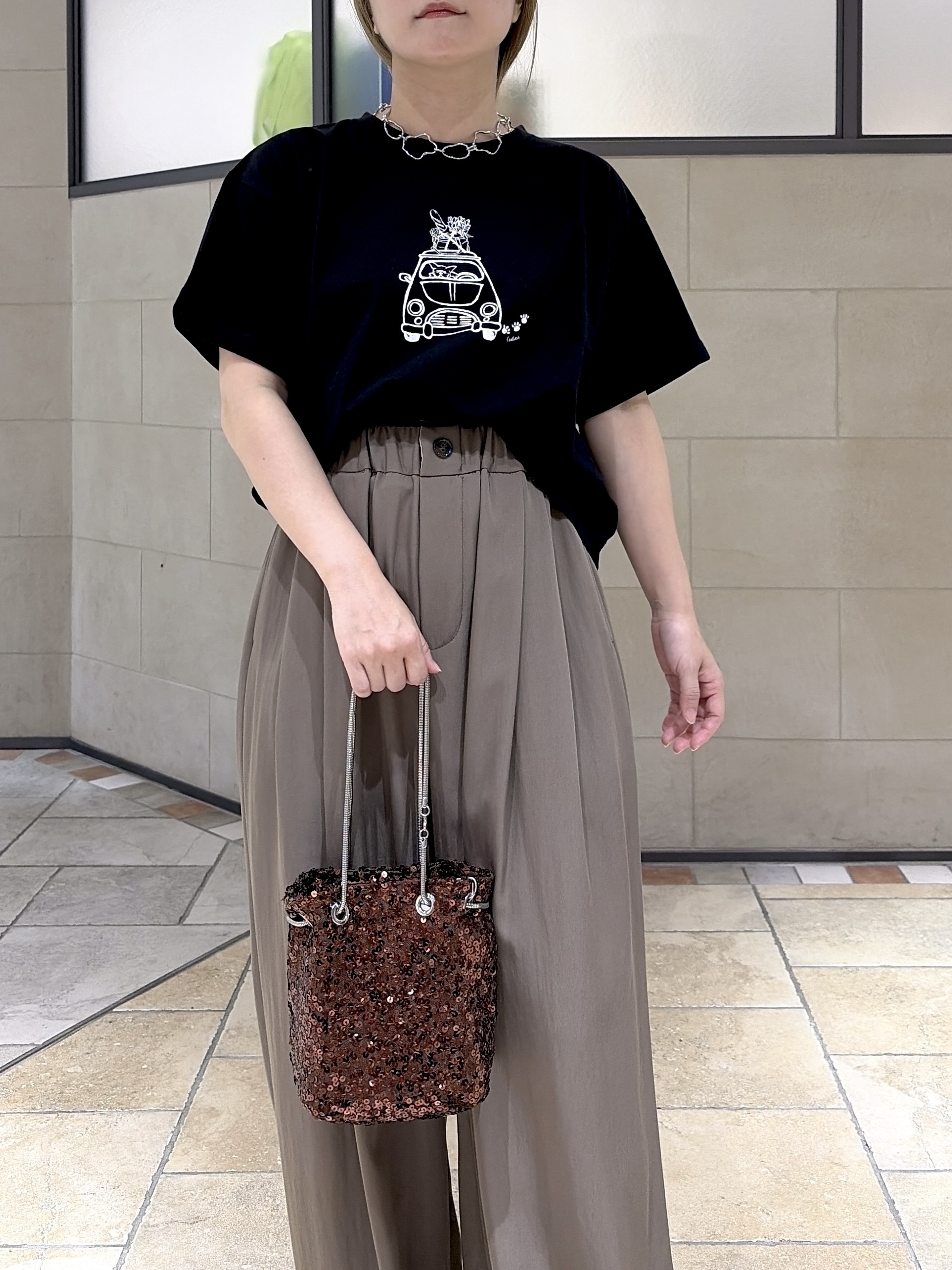よねさんの「INDIVI｜フレンチブルTシャツ」を使ったコーディネート
