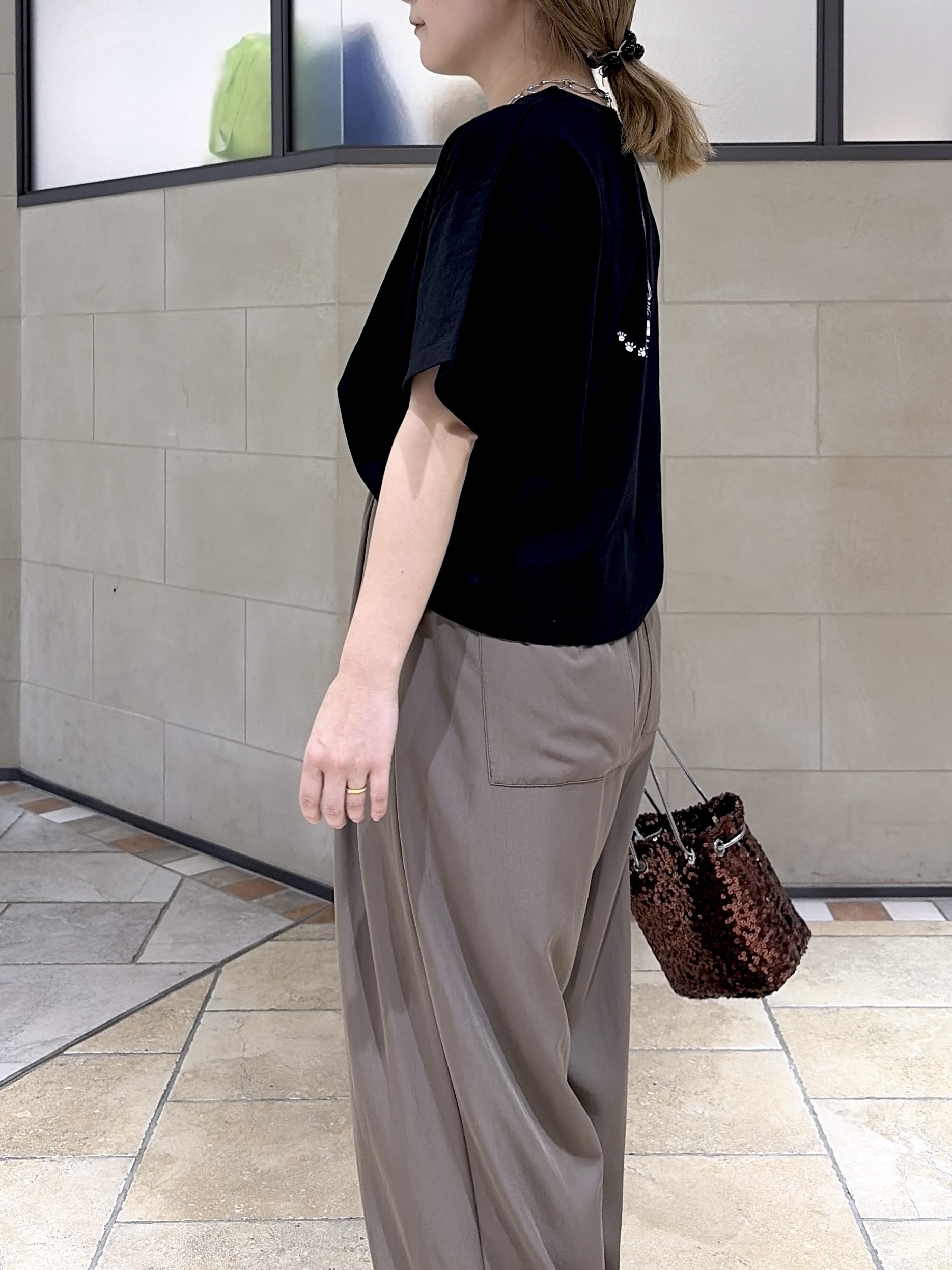 よねさんの「INDIVI｜フレンチブルTシャツ」を使ったコーディネート