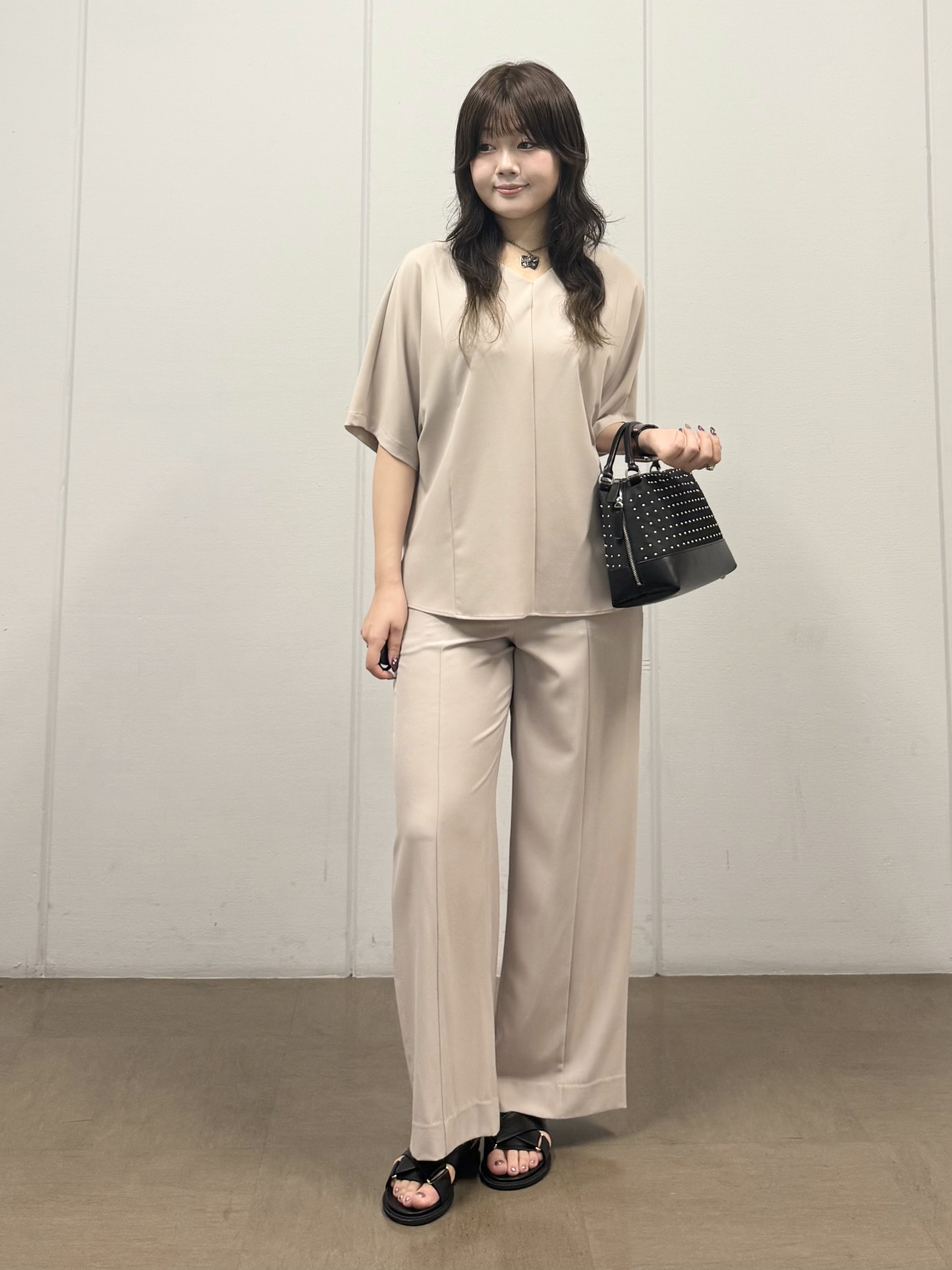 mizukiさんの「INDIVI｜【体型＆二の腕カバー/着る日傘】ドルマントップス」を使ったコーディネート