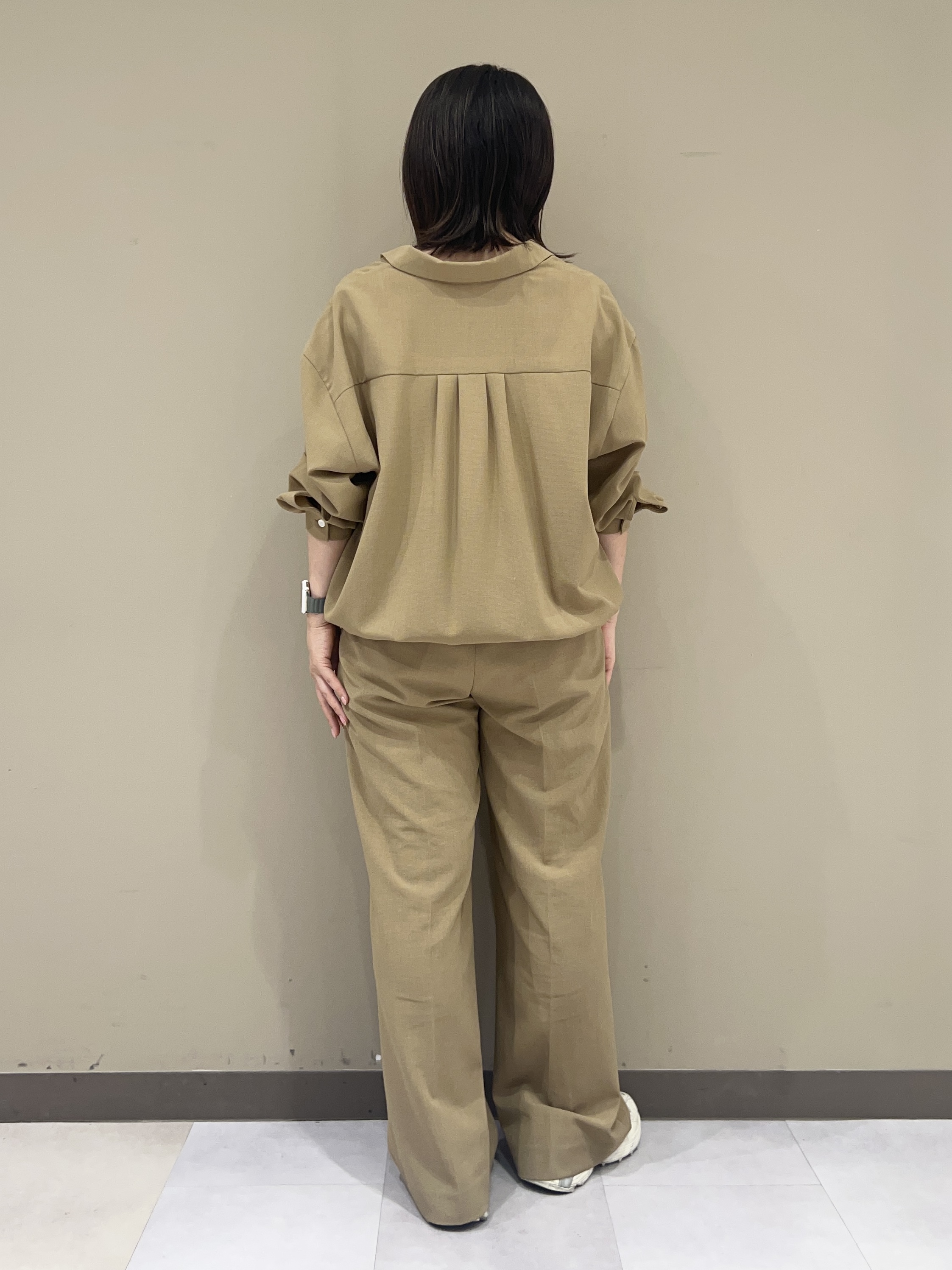 fukuさんの「UNTITLED｜【秋羽織り/セットアップ可/UVカット】エアリークールドロストシャツ」を使ったコーディネート
