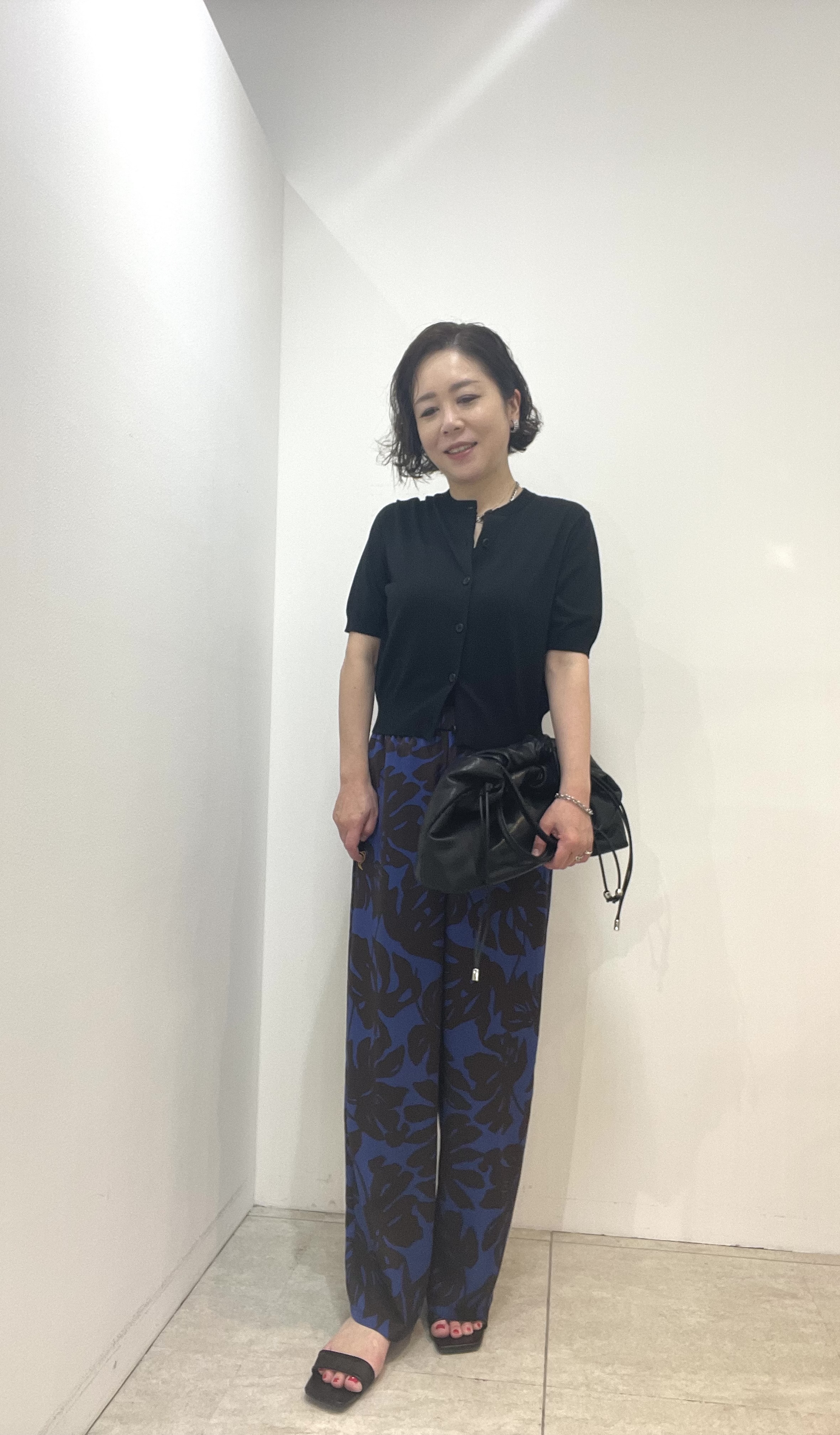 Wachiさんの「UNTITLED｜【すっきり秋羽織り/前開きボタン】ドライタッチ5分袖カーディガン」を使ったコーディネート