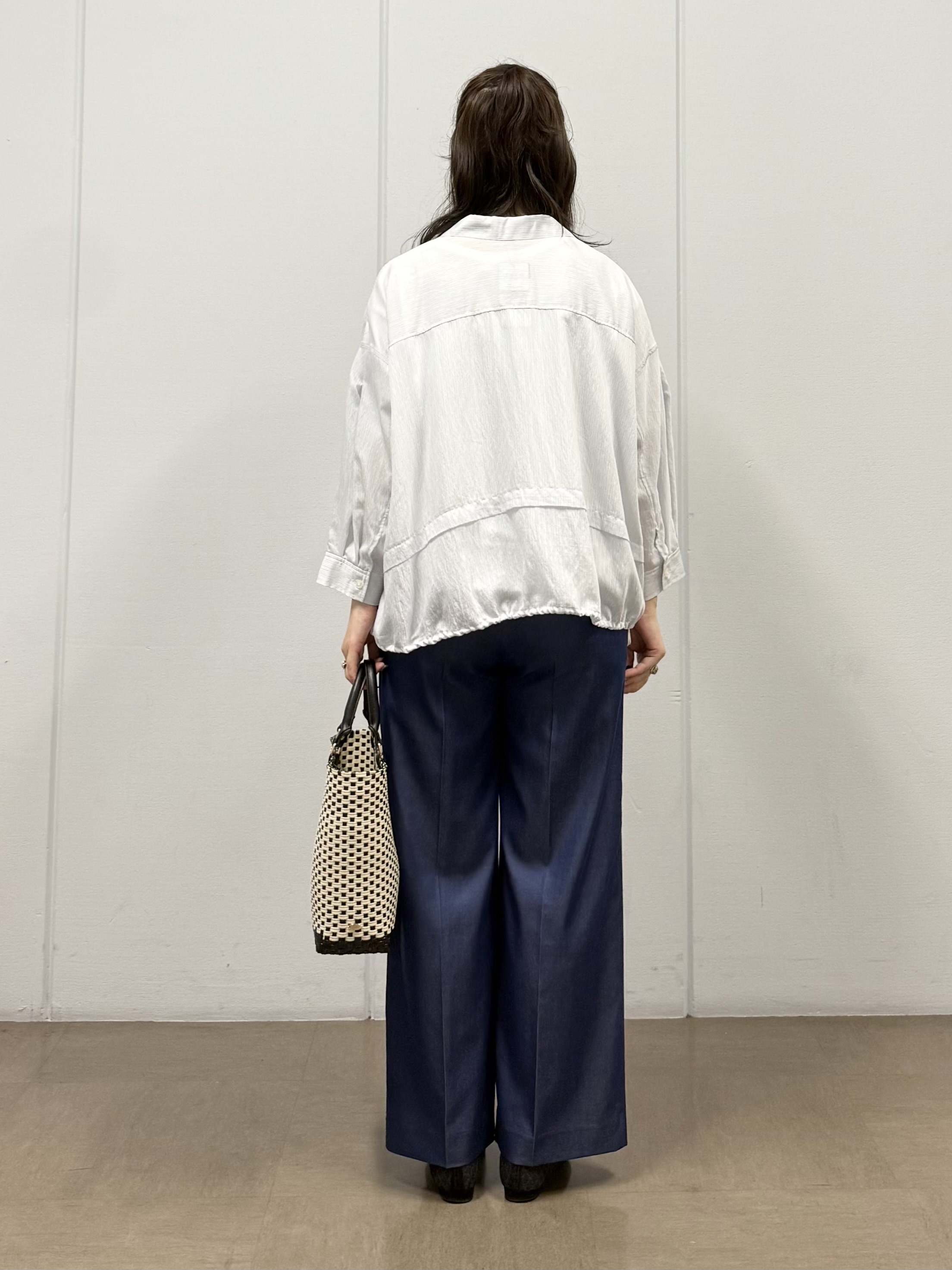 mizukiさんの「INDIVI｜【UVケア／選べるグラフィック】スムースジャージTシャツ」を使ったコーディネート