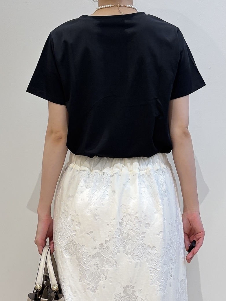 MOMOさんの「index｜【接触冷感／UVケア】裾レースロゴTシャツ《洗濯機OK／S-3L》」を使ったコーディネート