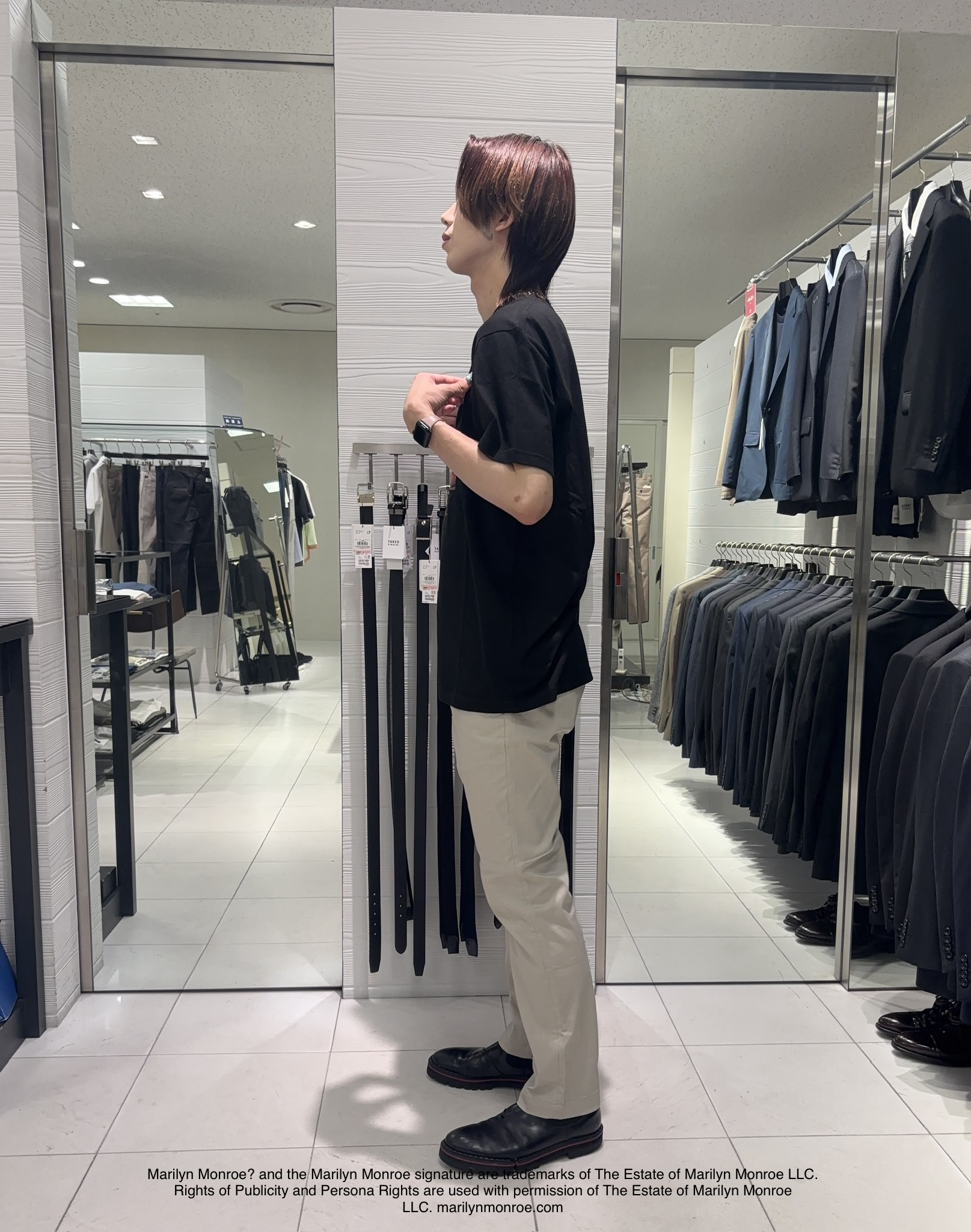 こうへいさんの「TAKEO KIKUCHI｜【ON／OFF兼用】サイドゴアウエスト オールシーズン ストレートパンツ」を使ったコーディネート