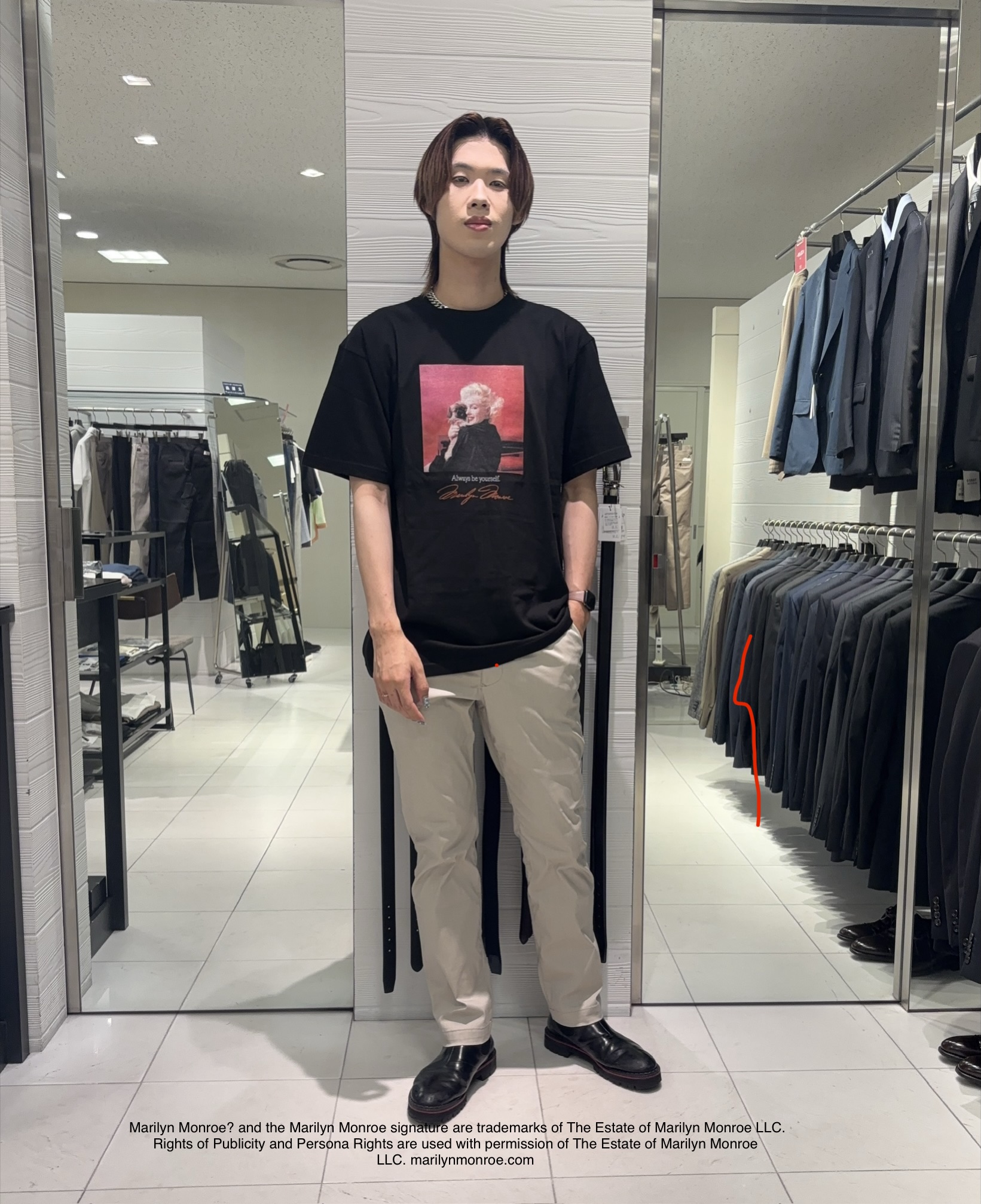 こうへいさんの「TAKEO KIKUCHI｜【ON／OFF兼用】サイドゴアウエスト オールシーズン ストレートパンツ」を使ったコーディネート