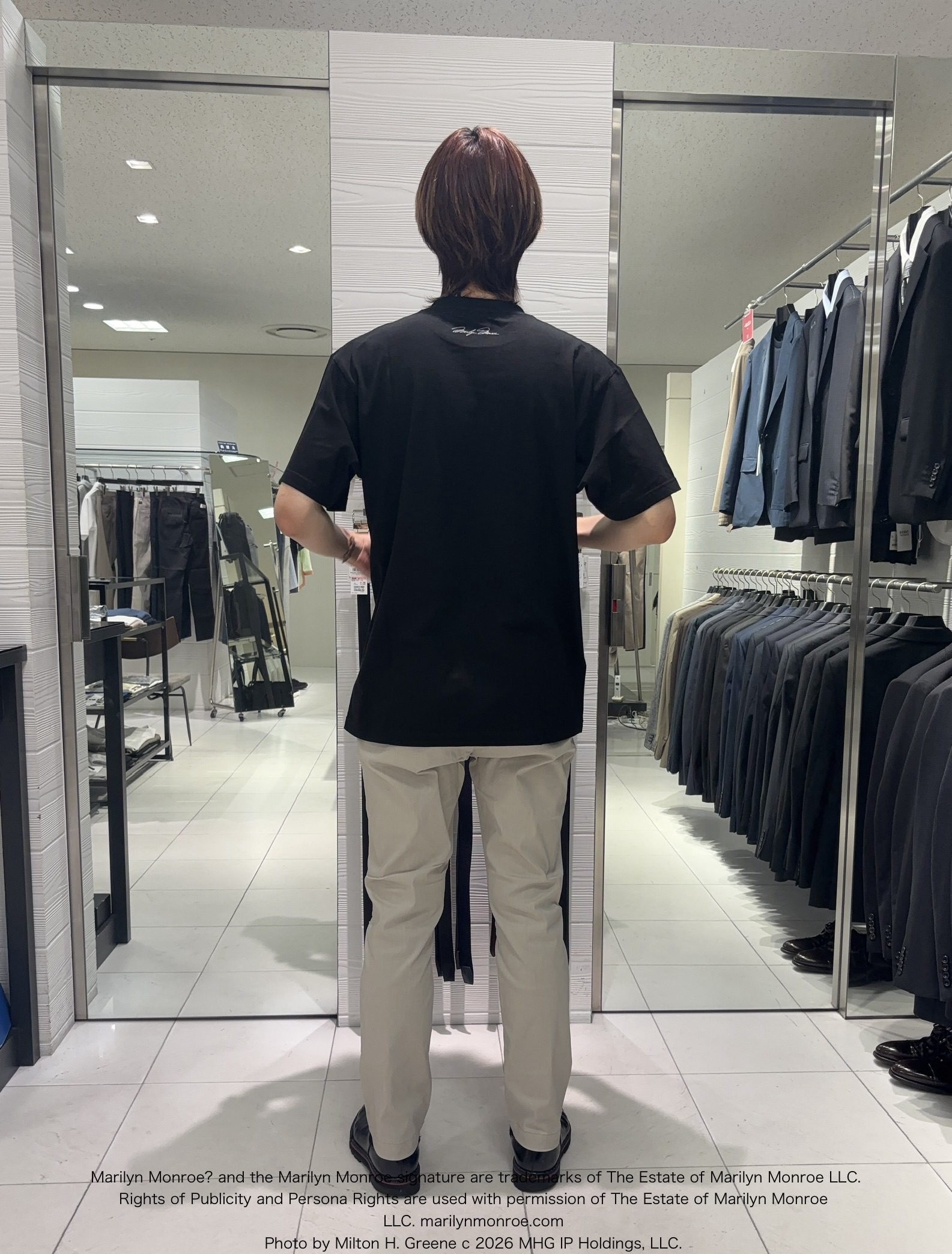こうへいさんの「TAKEO KIKUCHI｜【ON／OFF兼用】サイドゴアウエスト オールシーズン ストレートパンツ」を使ったコーディネート