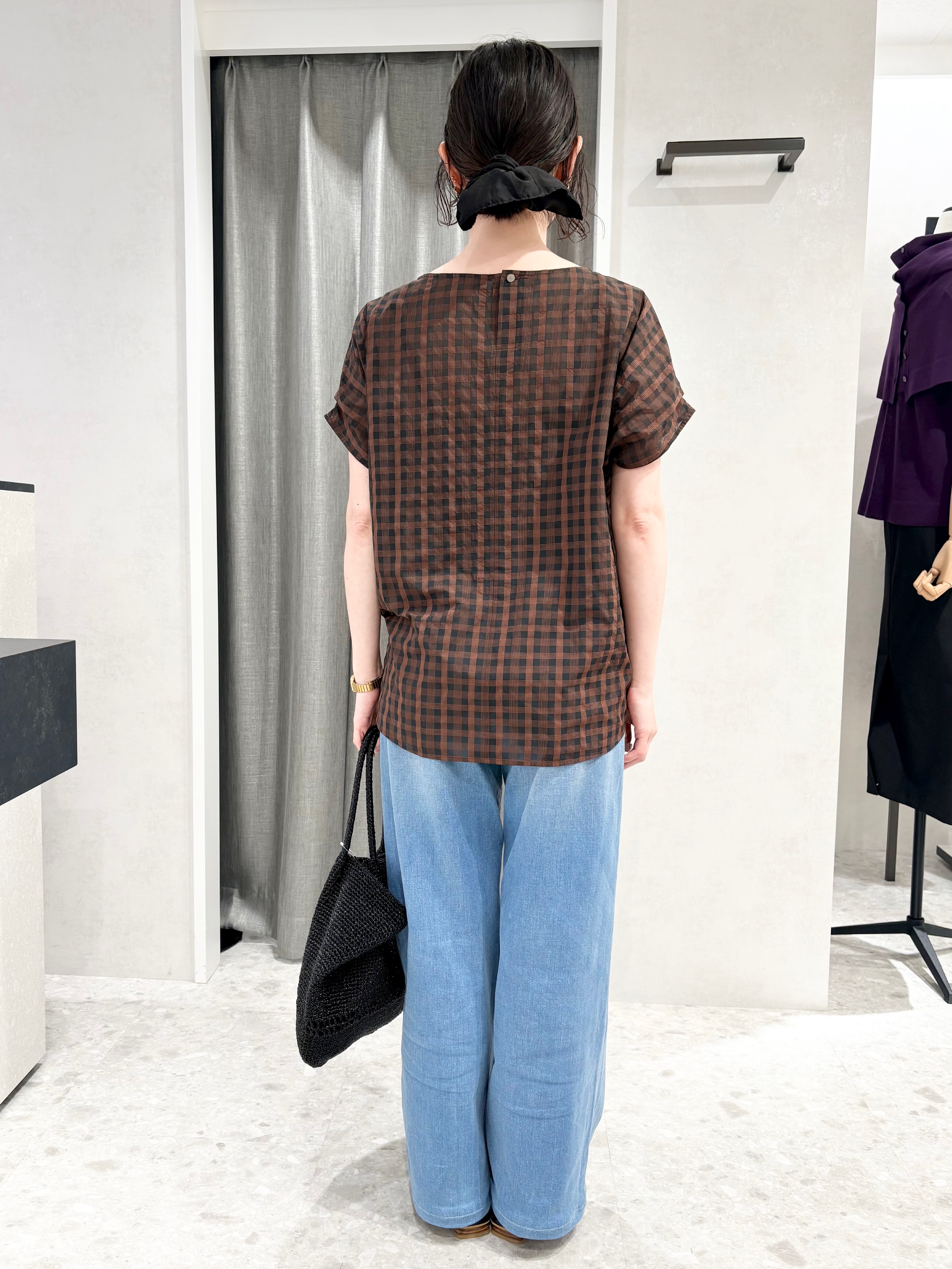 サオリさんの「UNTITLED｜【秋めきシャツ/体型カバー】シアーチェックブラウス」を使ったコーディネート