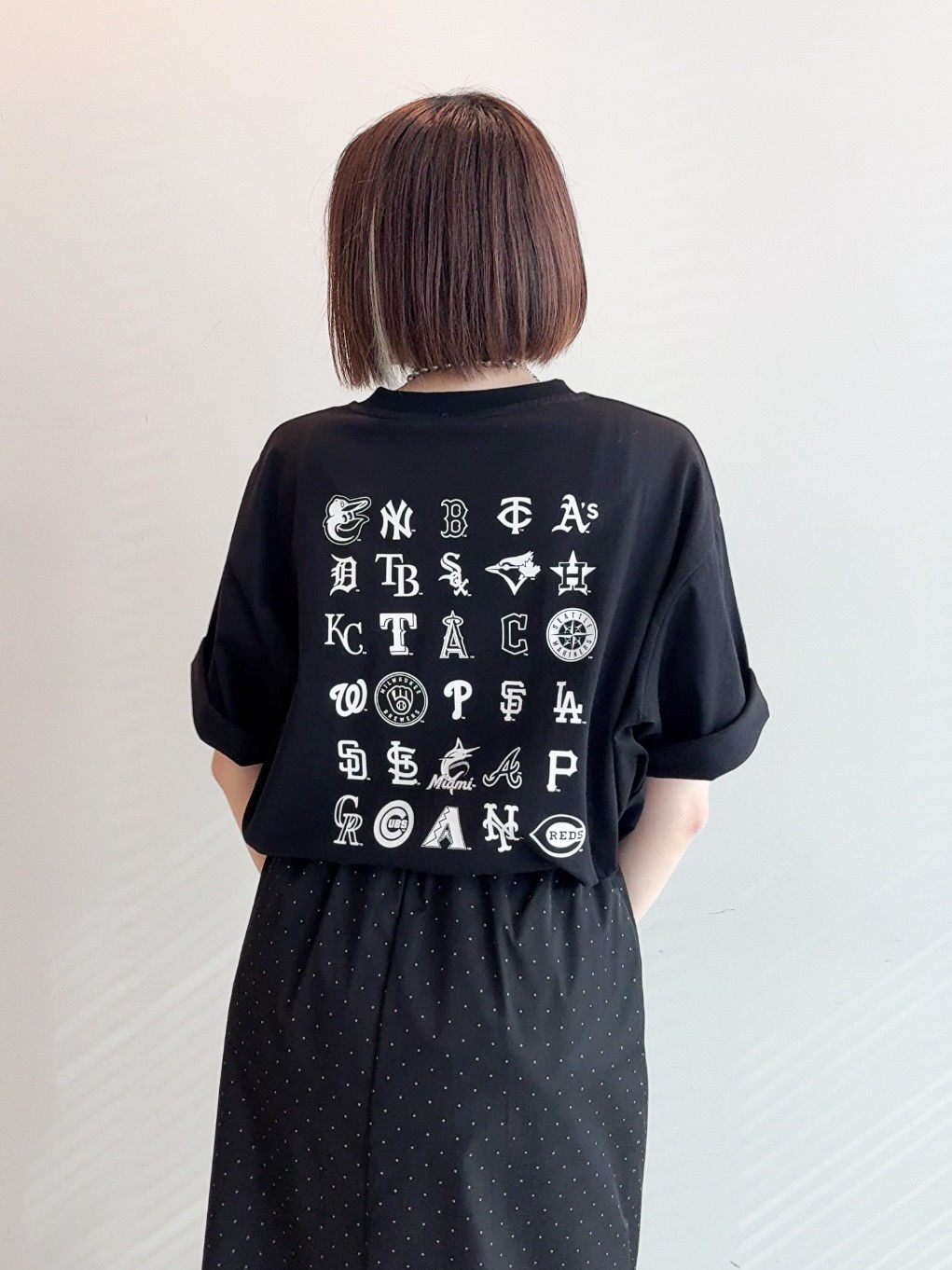 𝐜𝐡𝐢𝐤𝐚さんの「THE SHOP TK｜【Disney】【MLB】スペシャルデザイン半袖Tシャツ」を使ったコーディネート