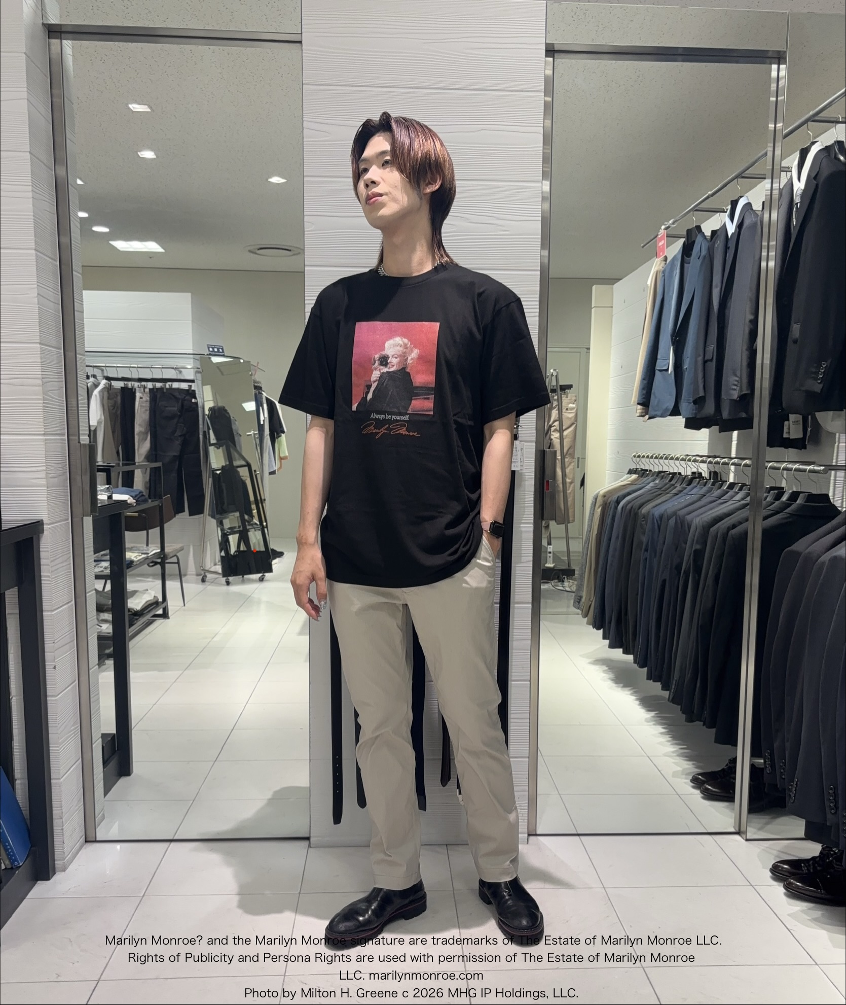こうへいさんの「TAKEO KIKUCHI｜【ON／OFF兼用】サイドゴアウエスト オールシーズン ストレートパンツ」を使ったコーディネート