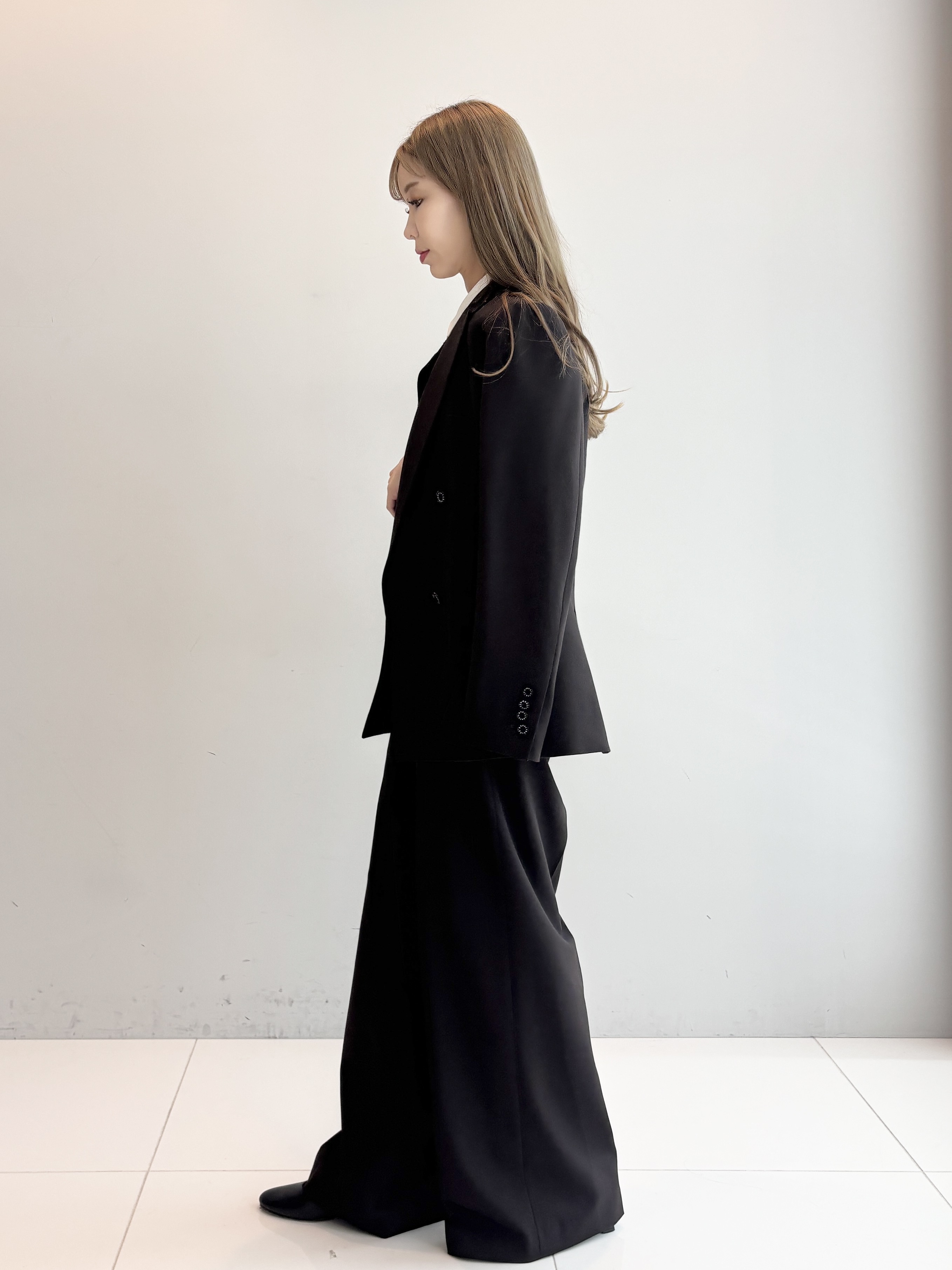 清水夏姫さんの「DRESSTERIOR｜【セットアップ可/温度調節】コンフォータブルジャケット」を使ったコーディネート