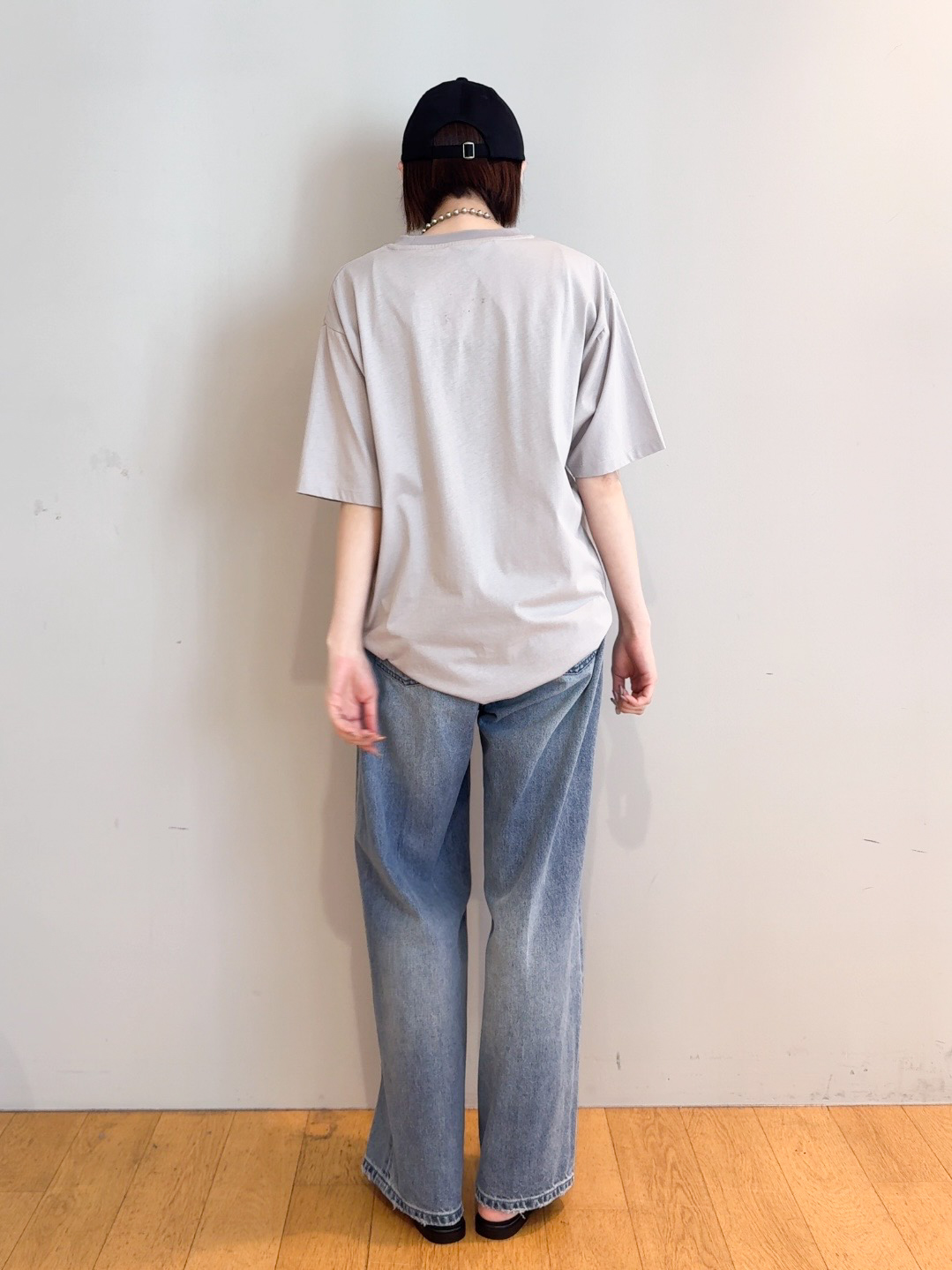 𝐜𝐡𝐢𝐤𝐚さんの「THE SHOP TK｜【Disney】【MLB】スペシャルデザイン半袖Tシャツ」を使ったコーディネート