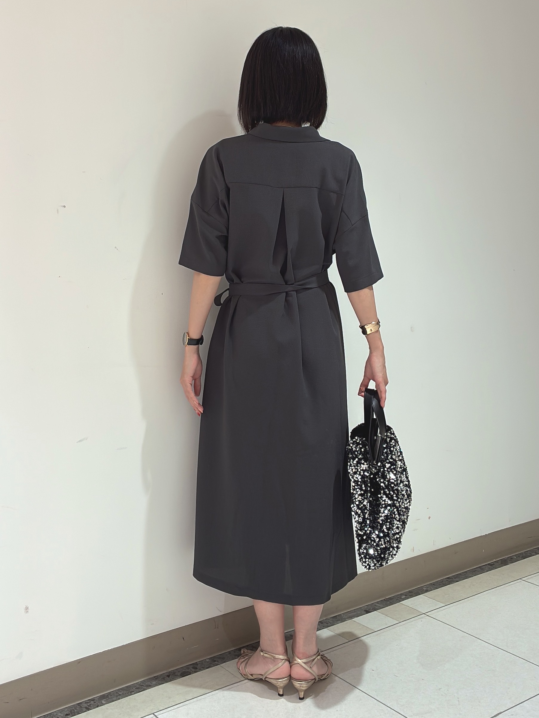 環さんの「UNTITLED｜【初秋も活躍/UVカット/接触冷感】エアリークールワンピース」を使ったコーディネート