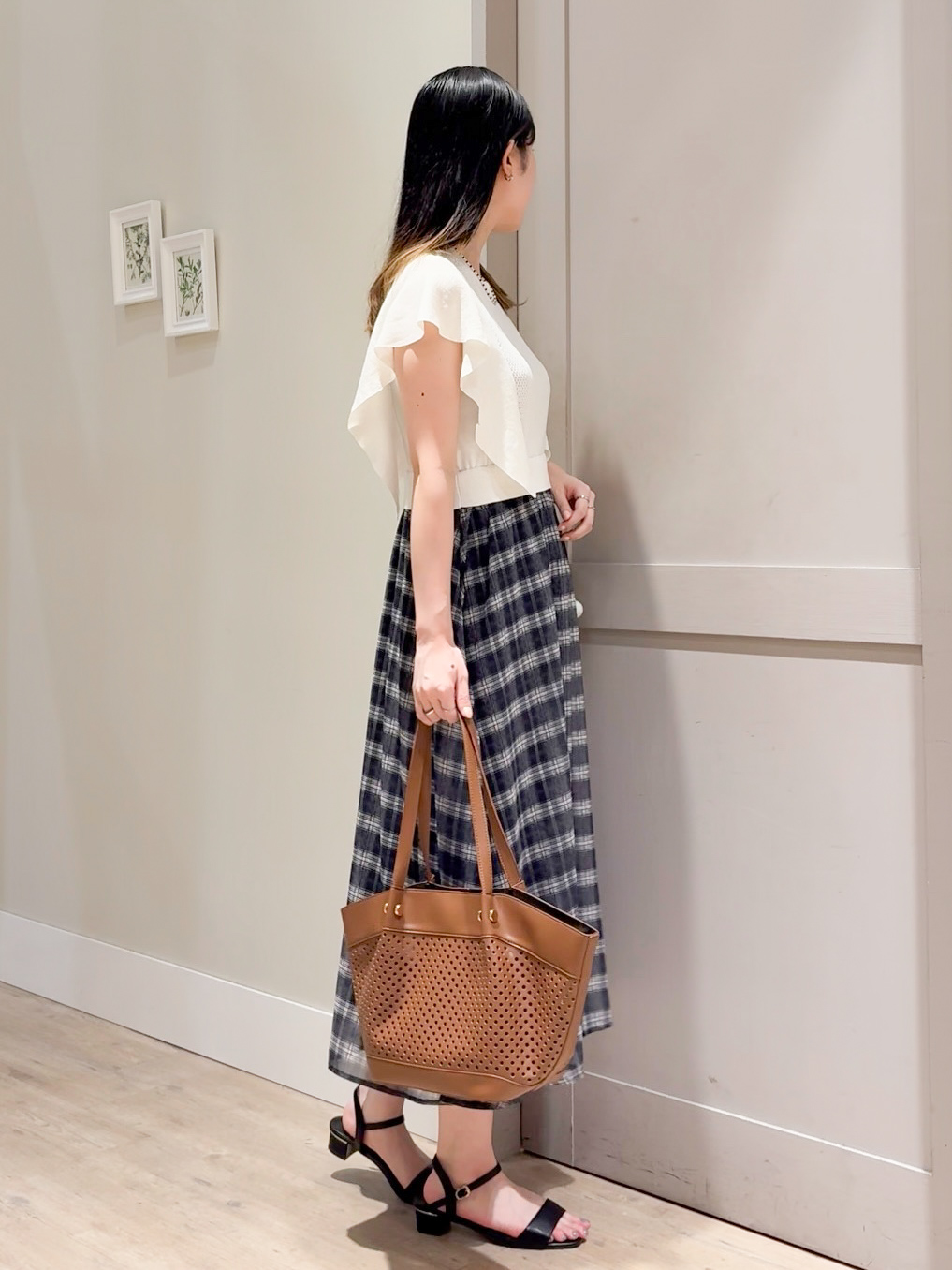 Mayuさんの「grove｜【低身長さんも選べる着丈・洗濯機◎】1枚で華やか 肩フリルニットドッキングワンピース」を使ったコーディネート