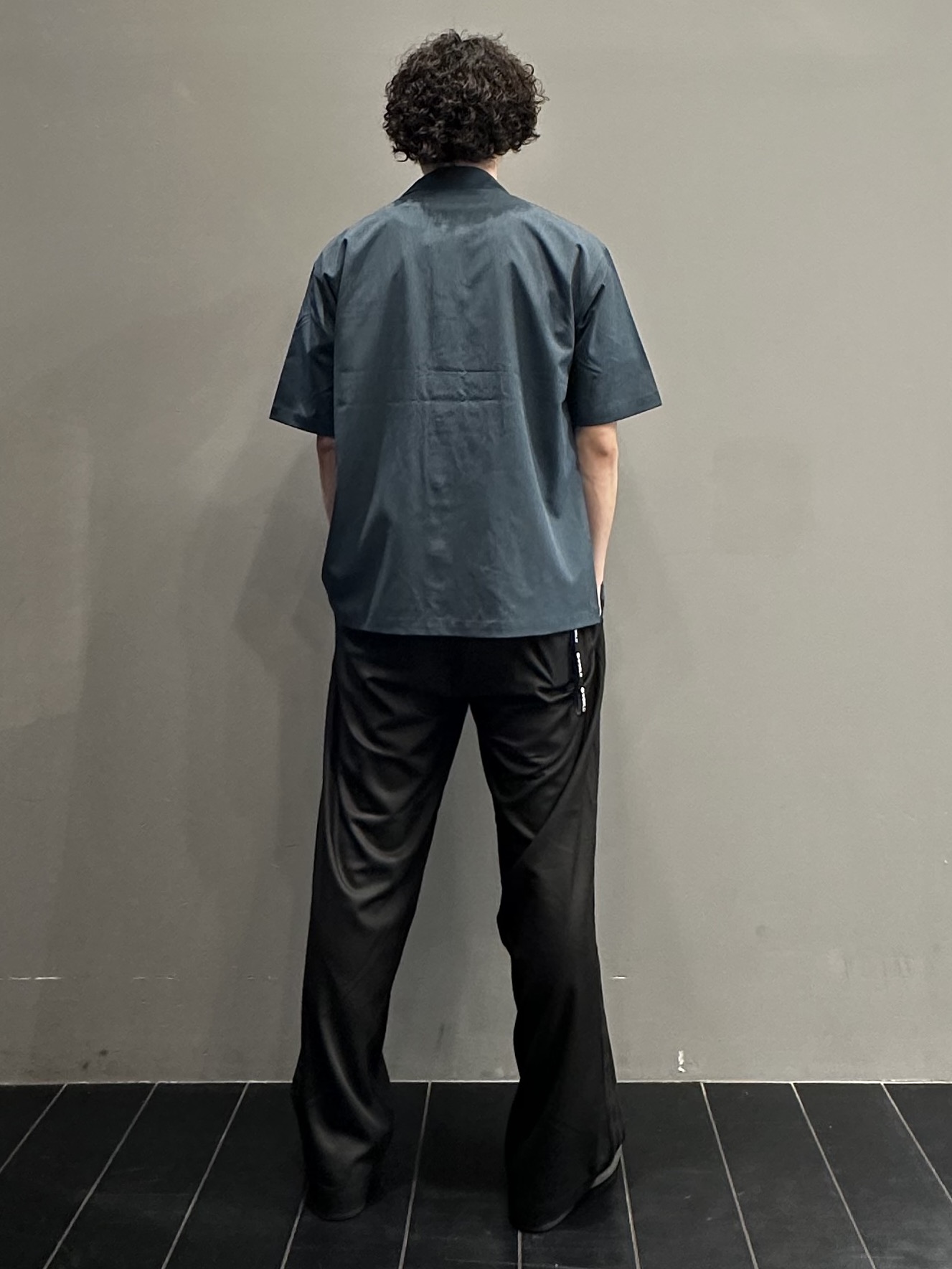 SHUさんの「THE SHOP TK｜【吸水速乾／防シワ／マシンウォッシャブル】ハイドロクール 半袖シャツ」を使ったコーディネート