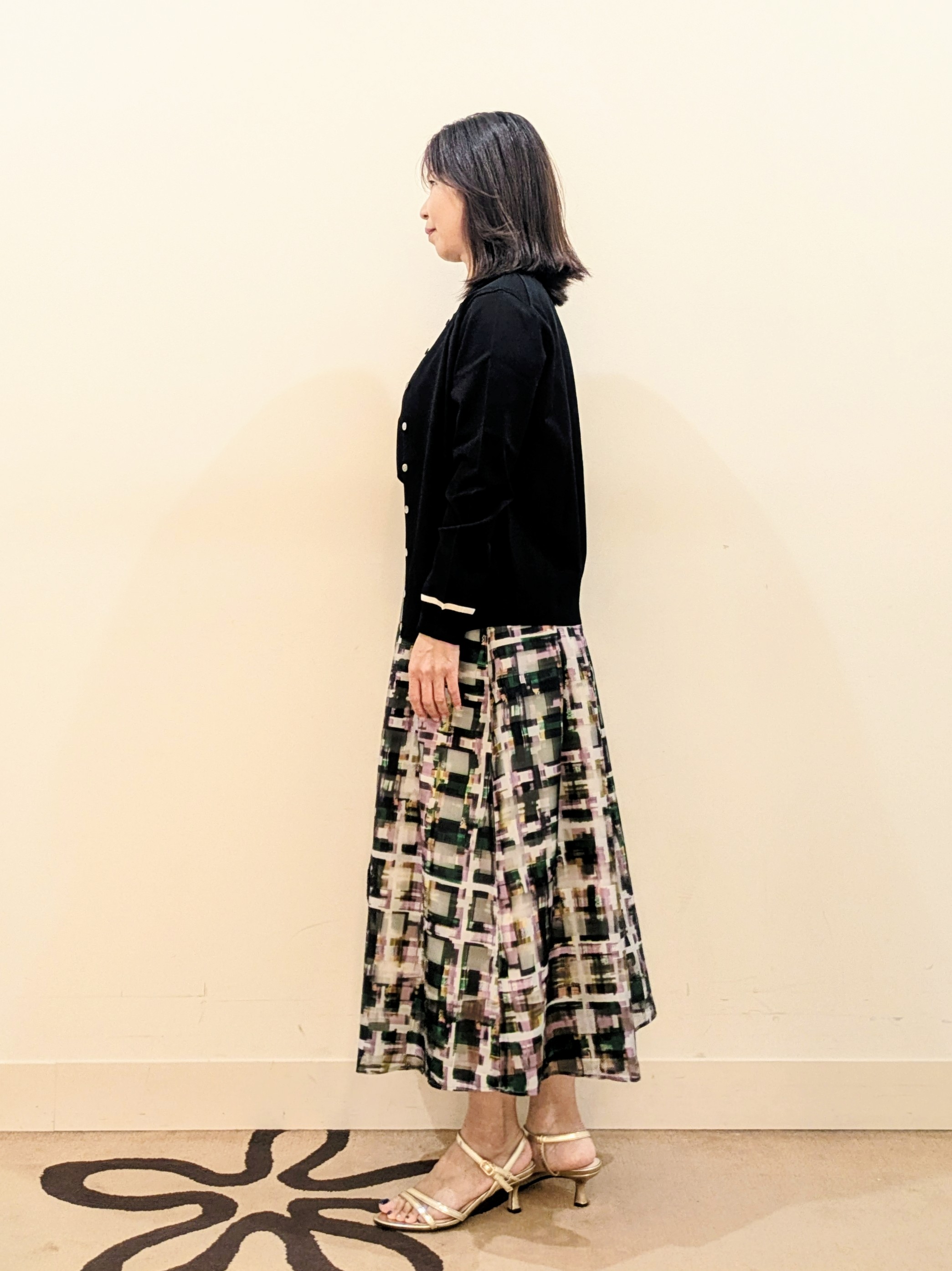 laverさんの「UNTITLED｜【アンサンブル可/きれいめ/通勤】コンパクト5分袖ニット」を使ったコーディネート