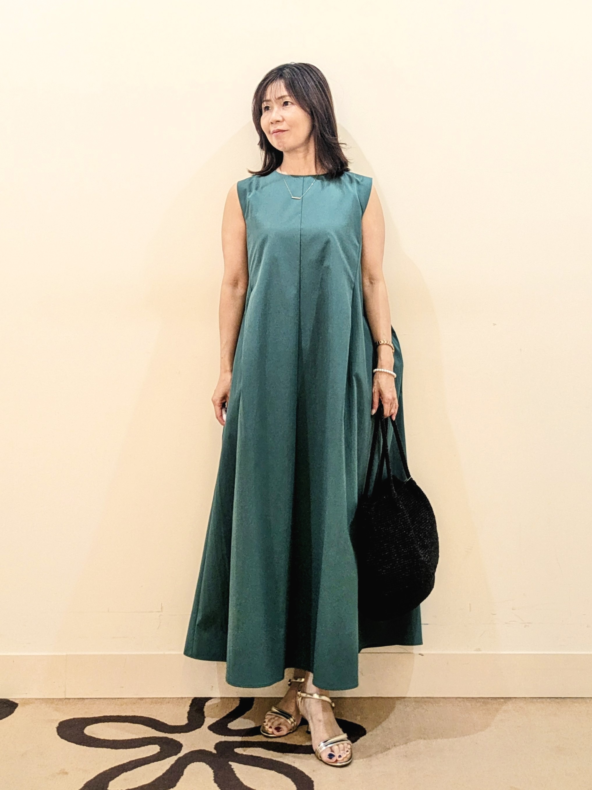 laverさんの「UNTITLED｜【残暑も快適/接触冷感/UVカット/吸水速乾】Aラインロングワンピース」を使ったコーディネート