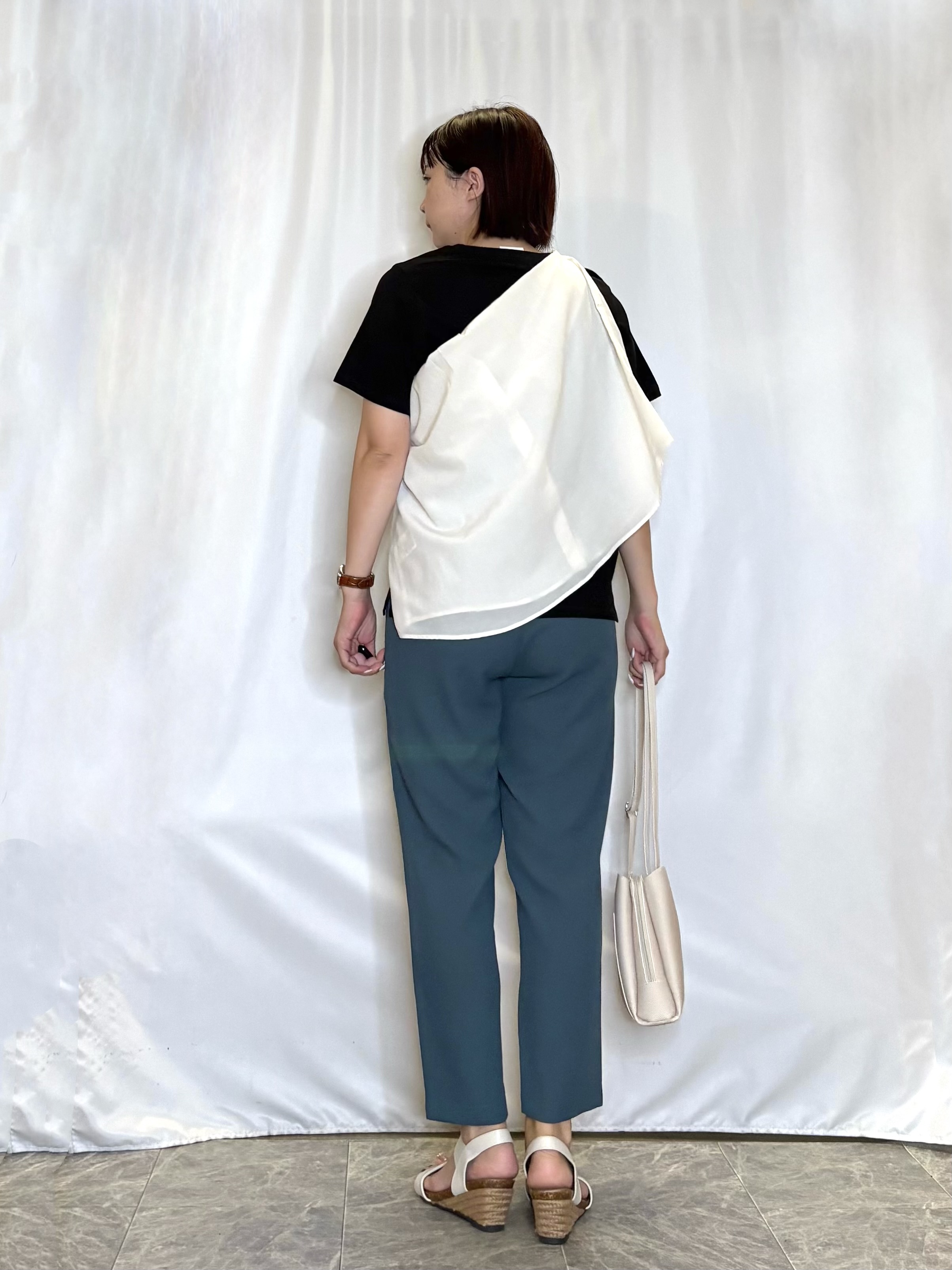 ネリさんの「SHOO･LA･RUE｜【通気性〇/S-LL/洗濯機可】羽織にも使いやすい きちんとベーシックシャツ」を使ったコーディネート