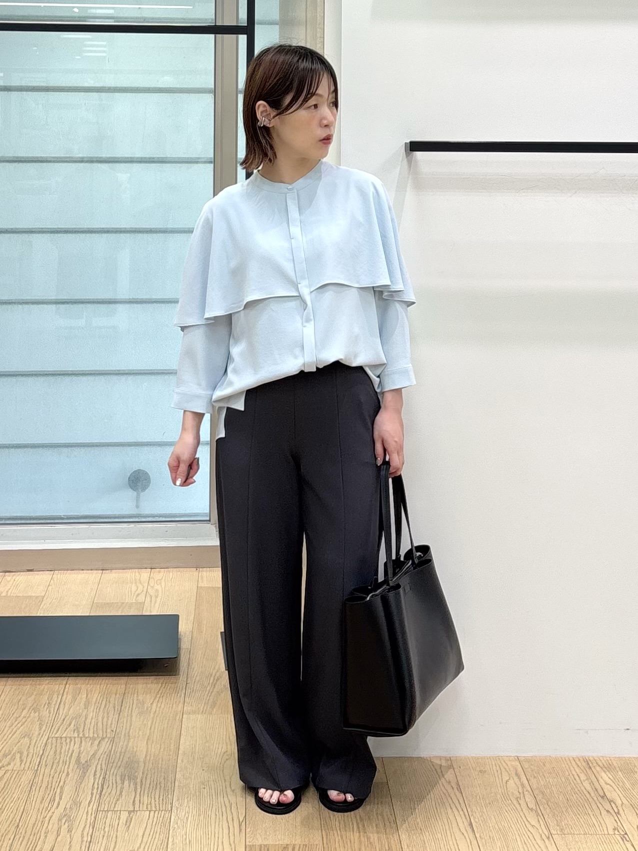 asamiさんの「INDIVI｜【接触冷感/UVケア/夏羽織り/着る日傘】ケープ風ブラウス」を使ったコーディネート
