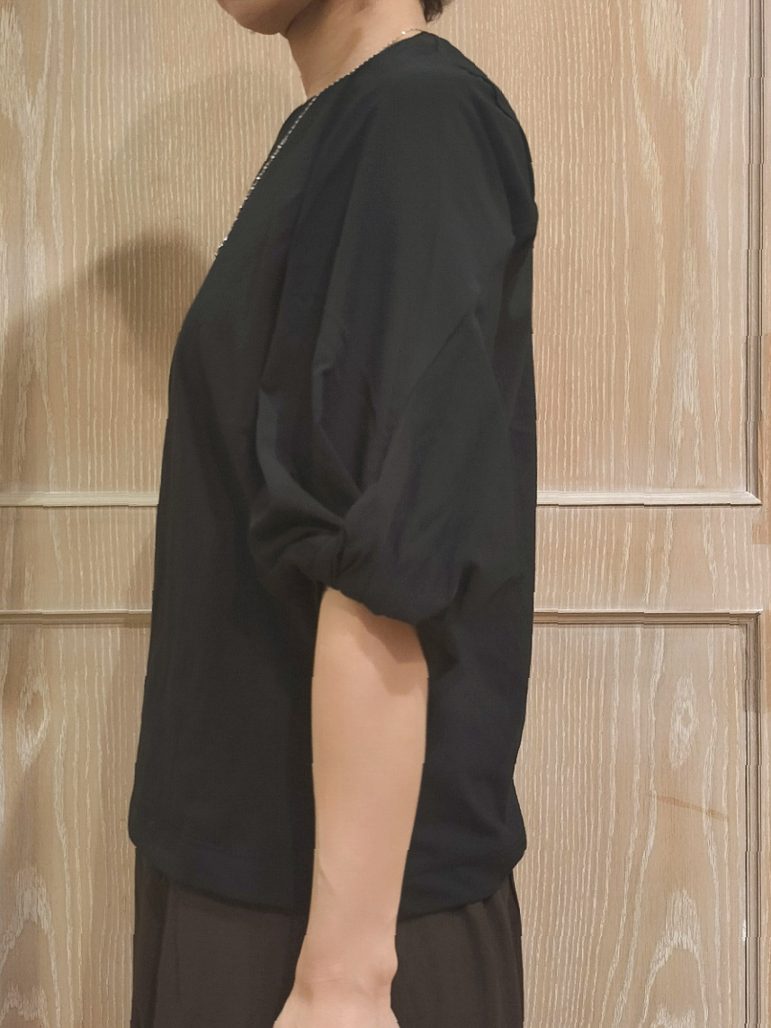 YUKIさんの「SHOO･LA･RUE｜【S-LL/洗濯機可/二の腕カバー】楽に上品見え ツイストスリーブトップス」を使ったコーディネート
