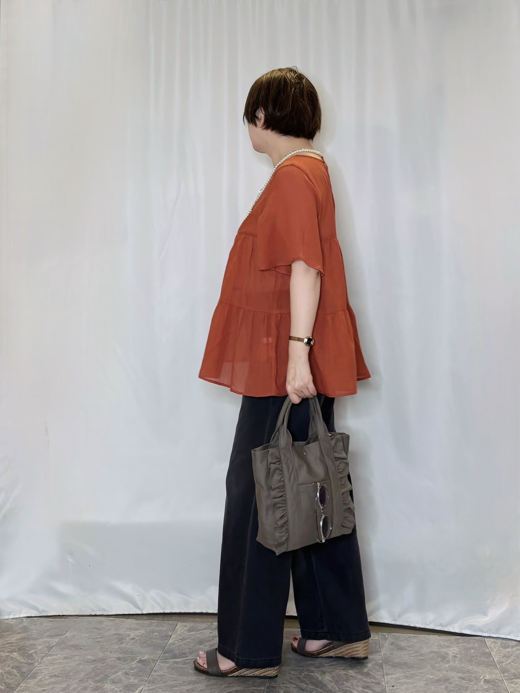 たみさんの「SHOO･LA･RUE｜【洗濯機可/S-LL】インせず着られる シアー素材が上品なティアードブラウス」を使ったコーディネート
