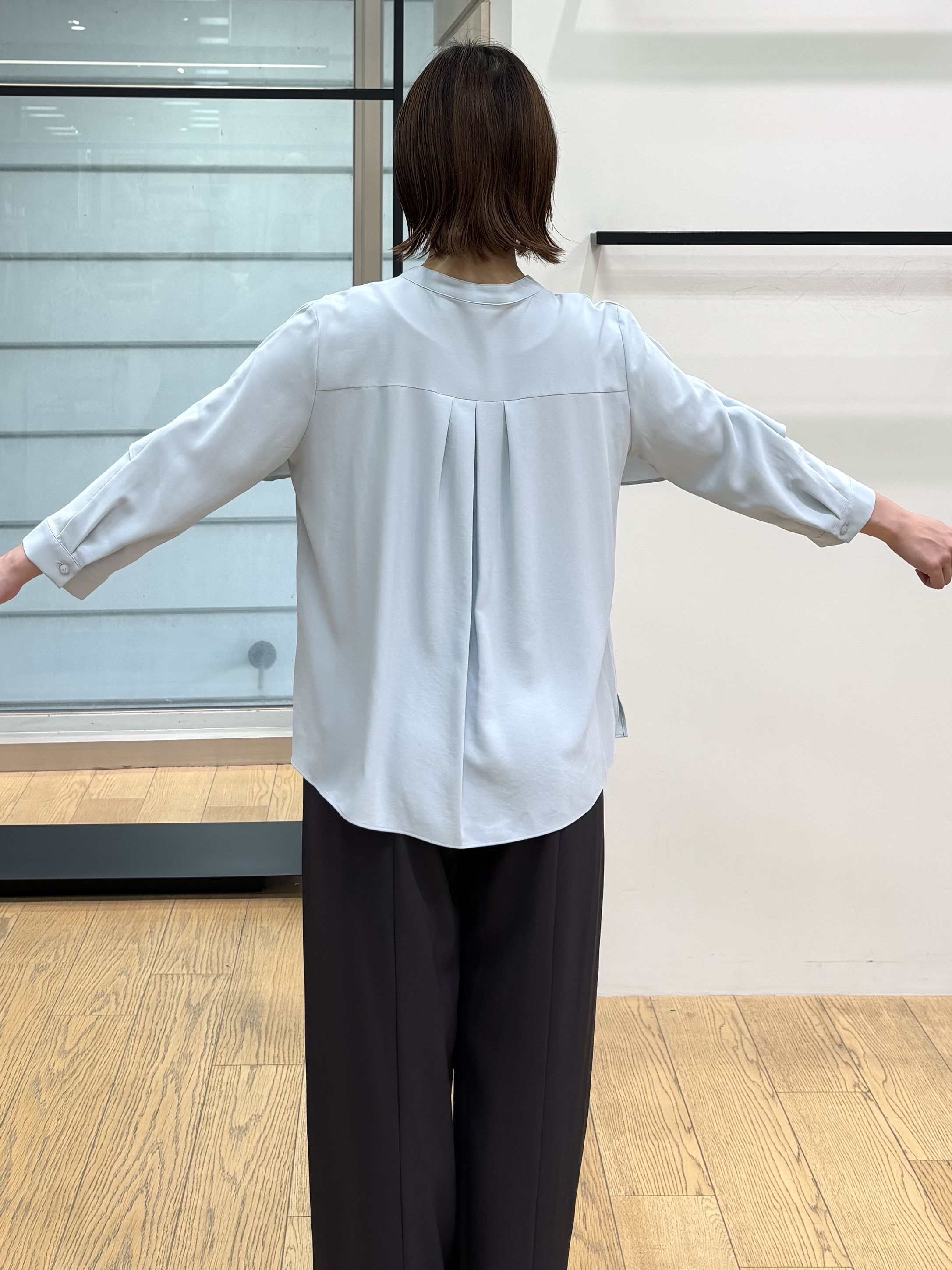 asamiさんの「INDIVI｜【接触冷感/UVケア/夏羽織り/着る日傘】ケープ風ブラウス」を使ったコーディネート