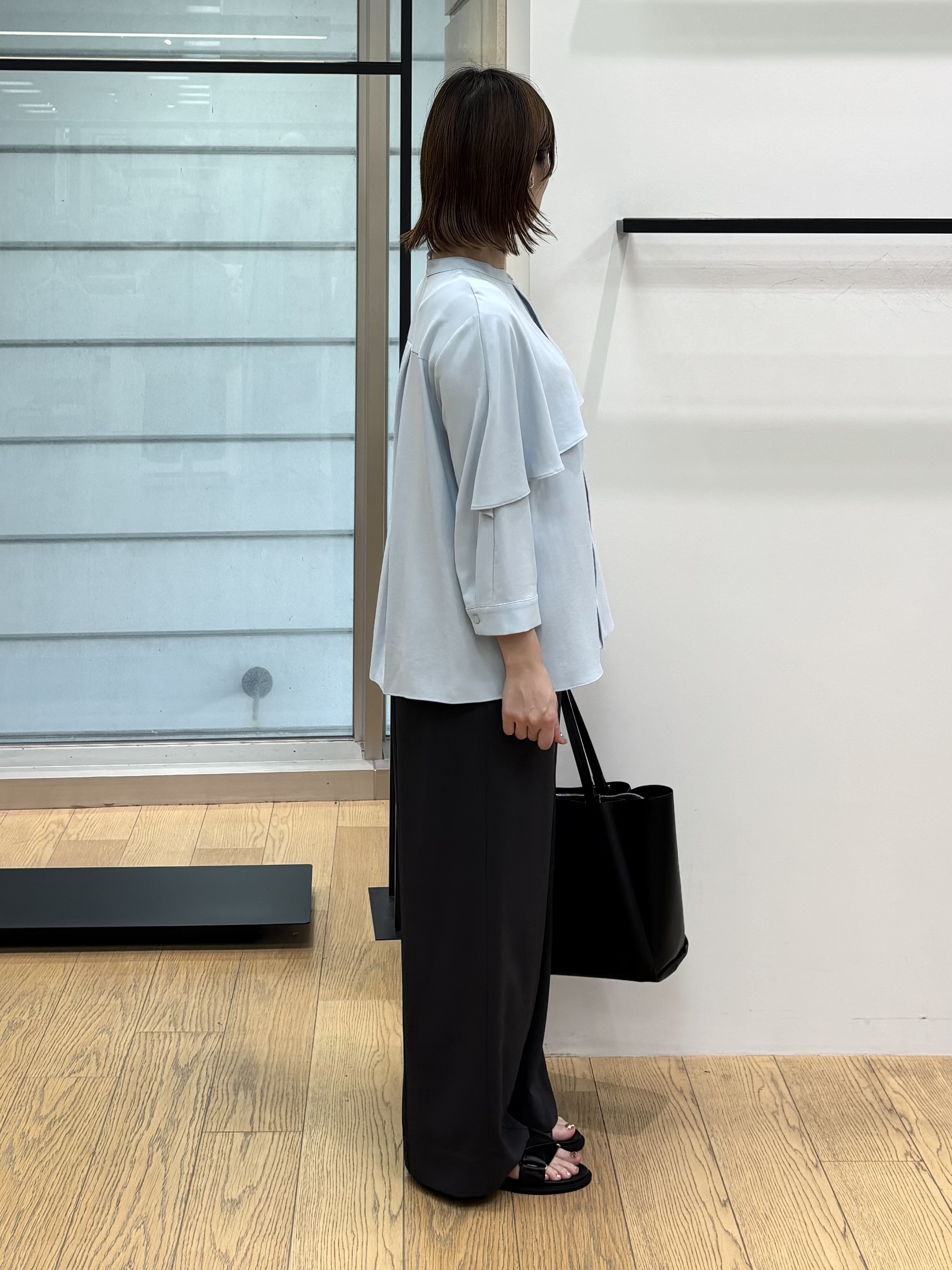 asamiさんの「INDIVI｜【接触冷感/UVケア/夏羽織り/着る日傘】ケープ風ブラウス」を使ったコーディネート